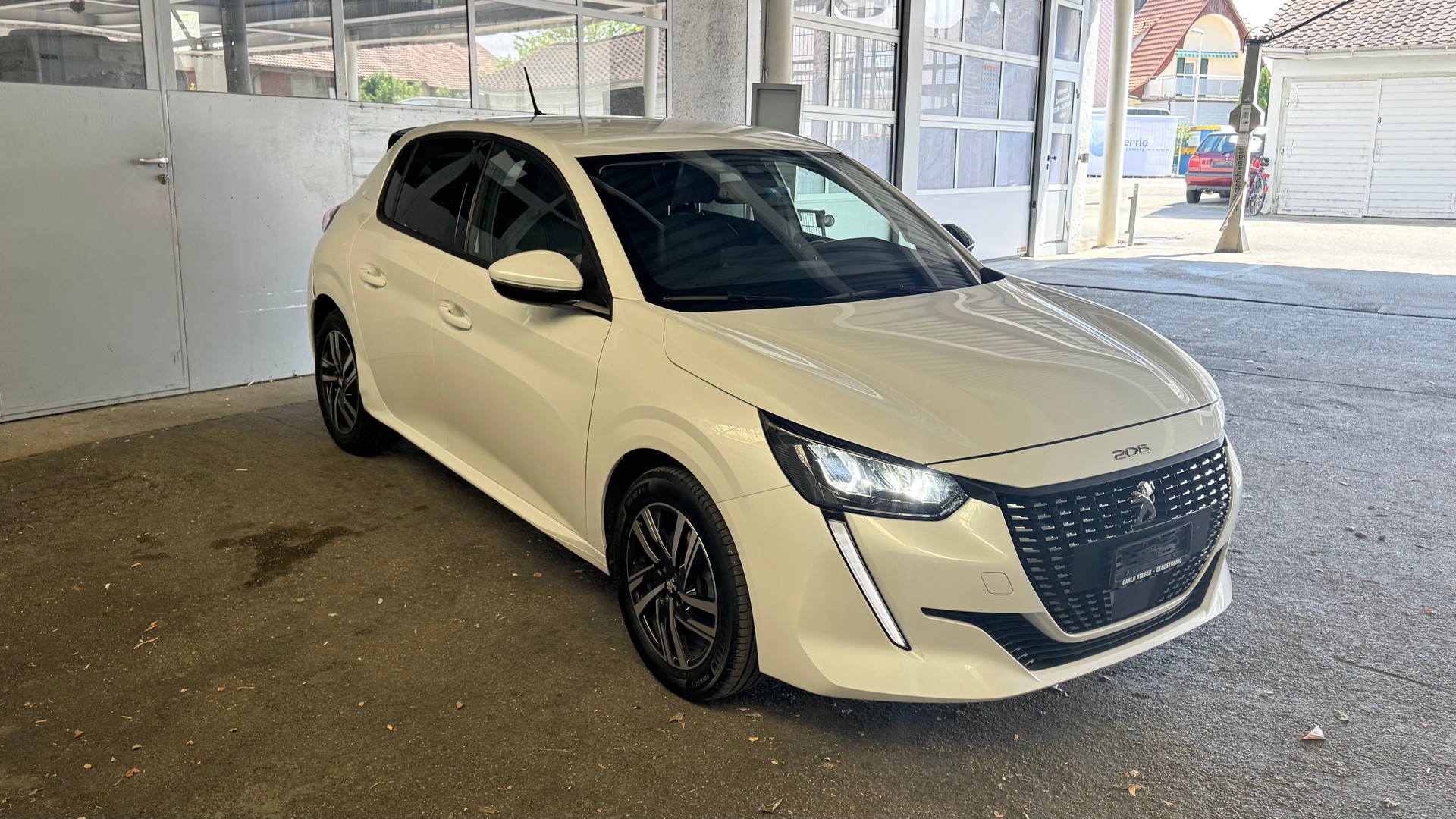 PEUGEOT 208 1.2 PureTech GT EAT8-image-3