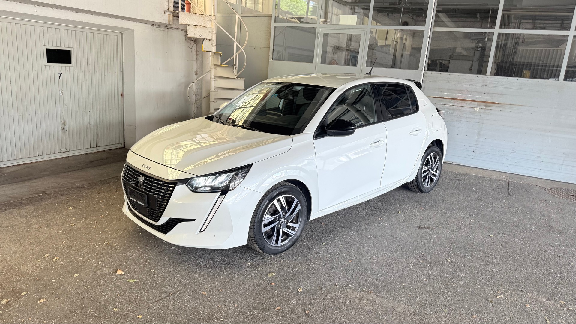 PEUGEOT 208 1.2 PureTech GT EAT8-image-0