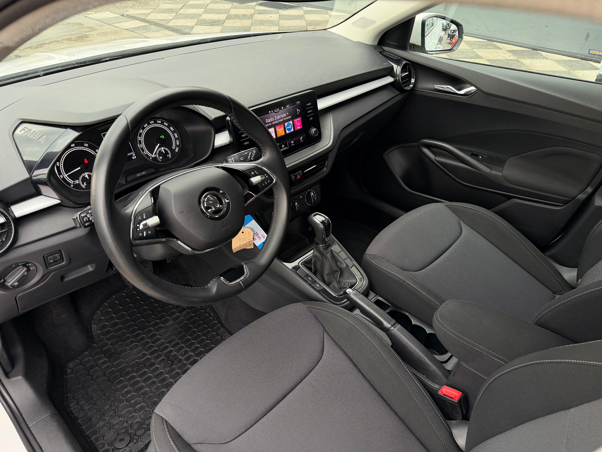 SKODA Fabia 1.0 TSI Style DSG-image-21