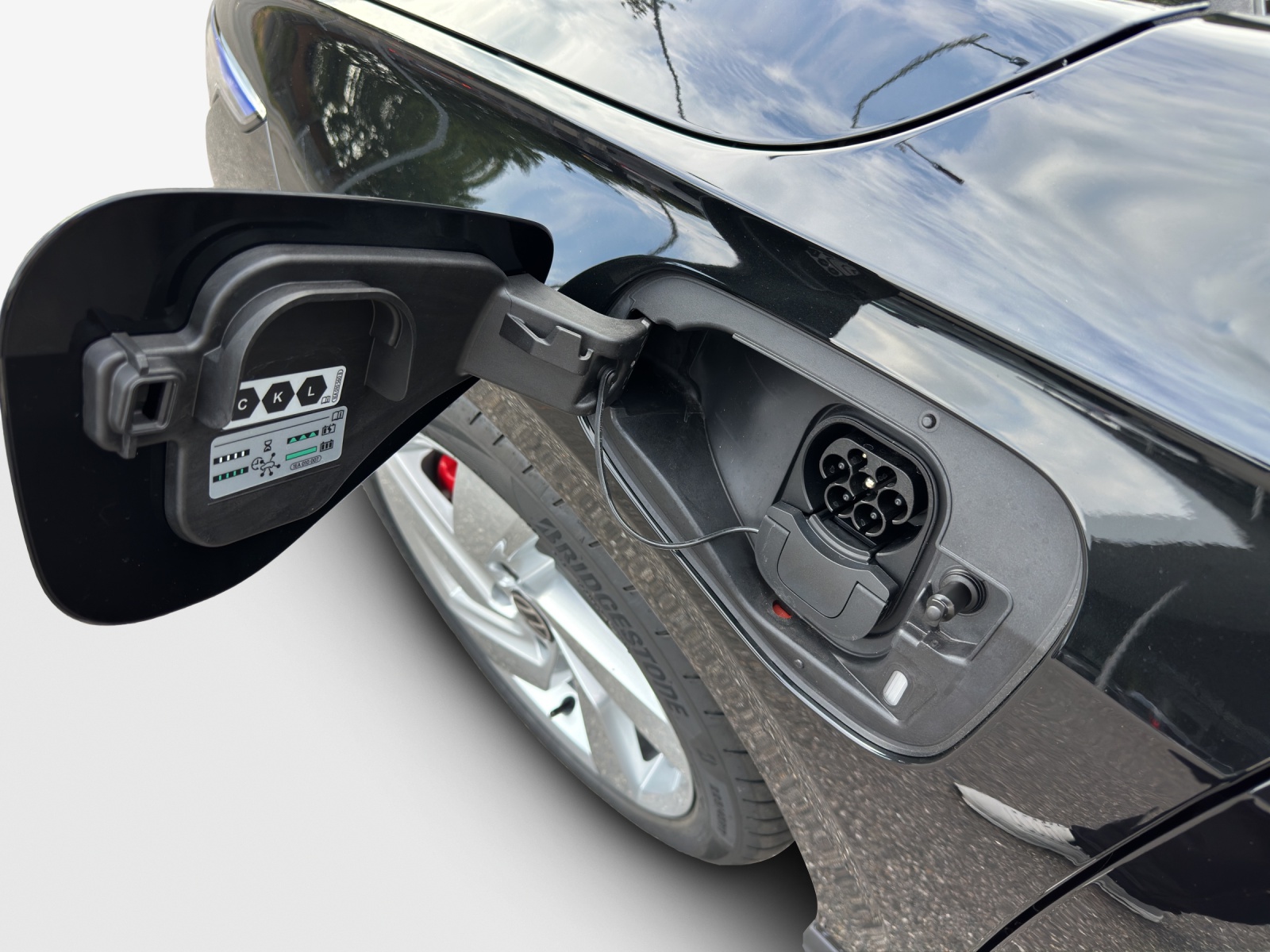 VW Golf 1.5 TSI PHEV GTE-image-13