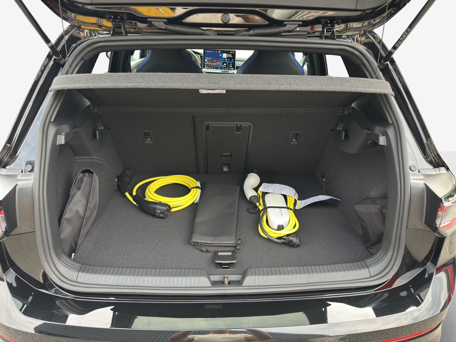 VW Golf 1.5 TSI PHEV GTE-image-12
