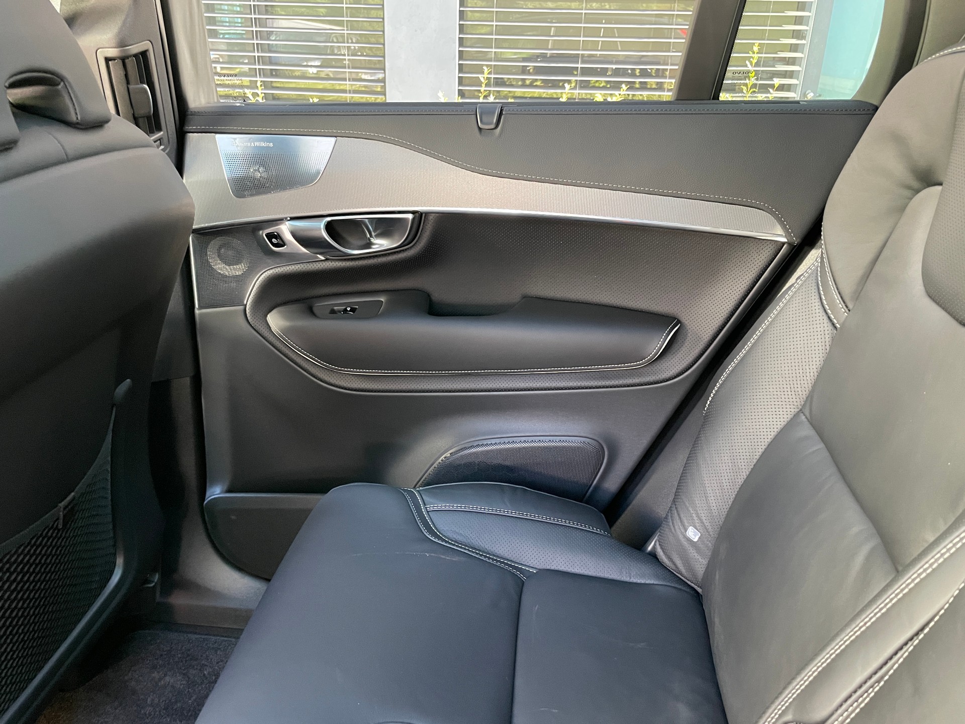 VOLVO XC90 B5 Diesel Mild Hybrid AWD Ultimate Dark 7-Sitzer Geartronic-image-14