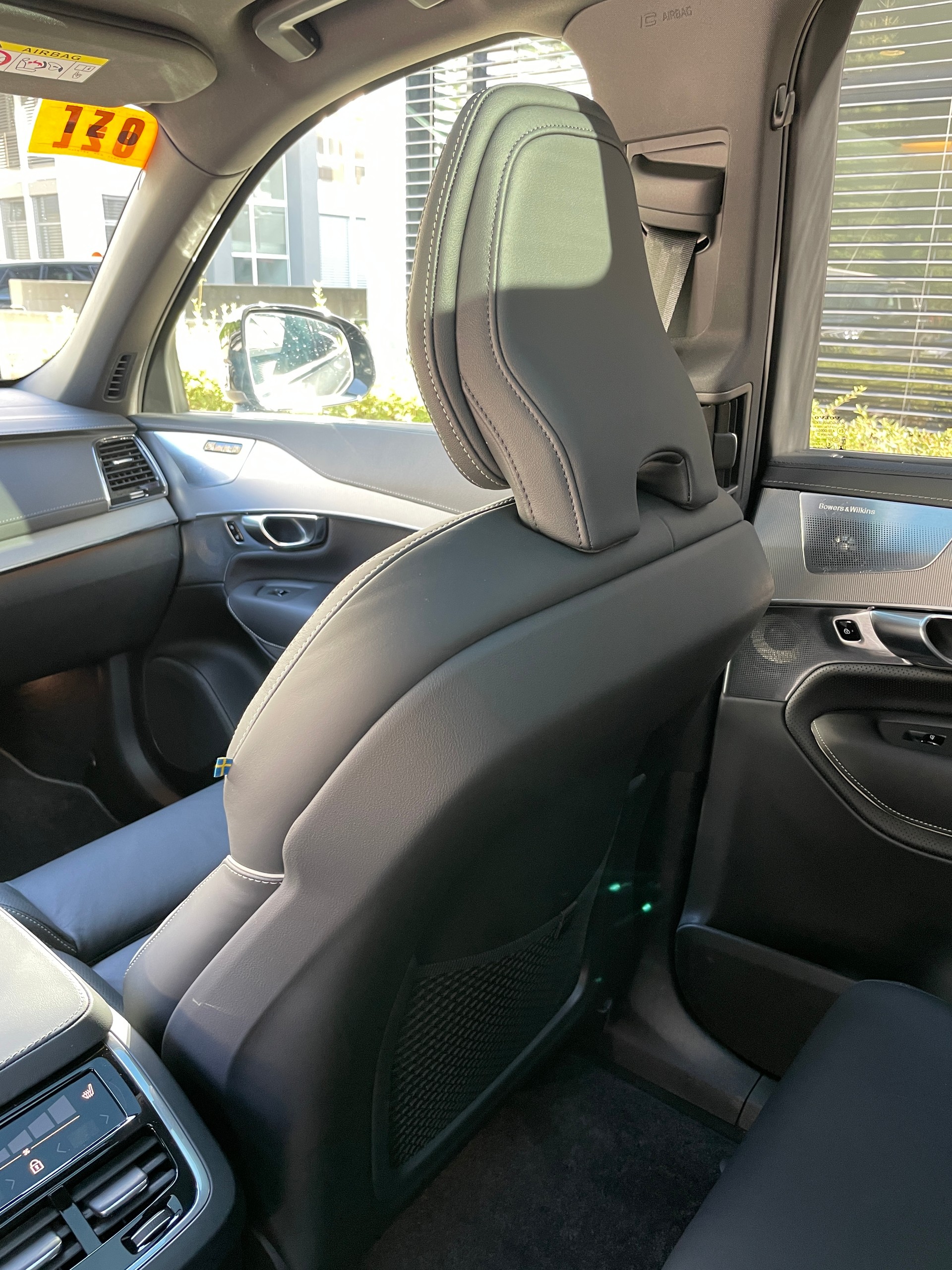 VOLVO XC90 B5 Diesel Mild Hybrid AWD Ultimate Dark 7-Sitzer Geartronic-image-15