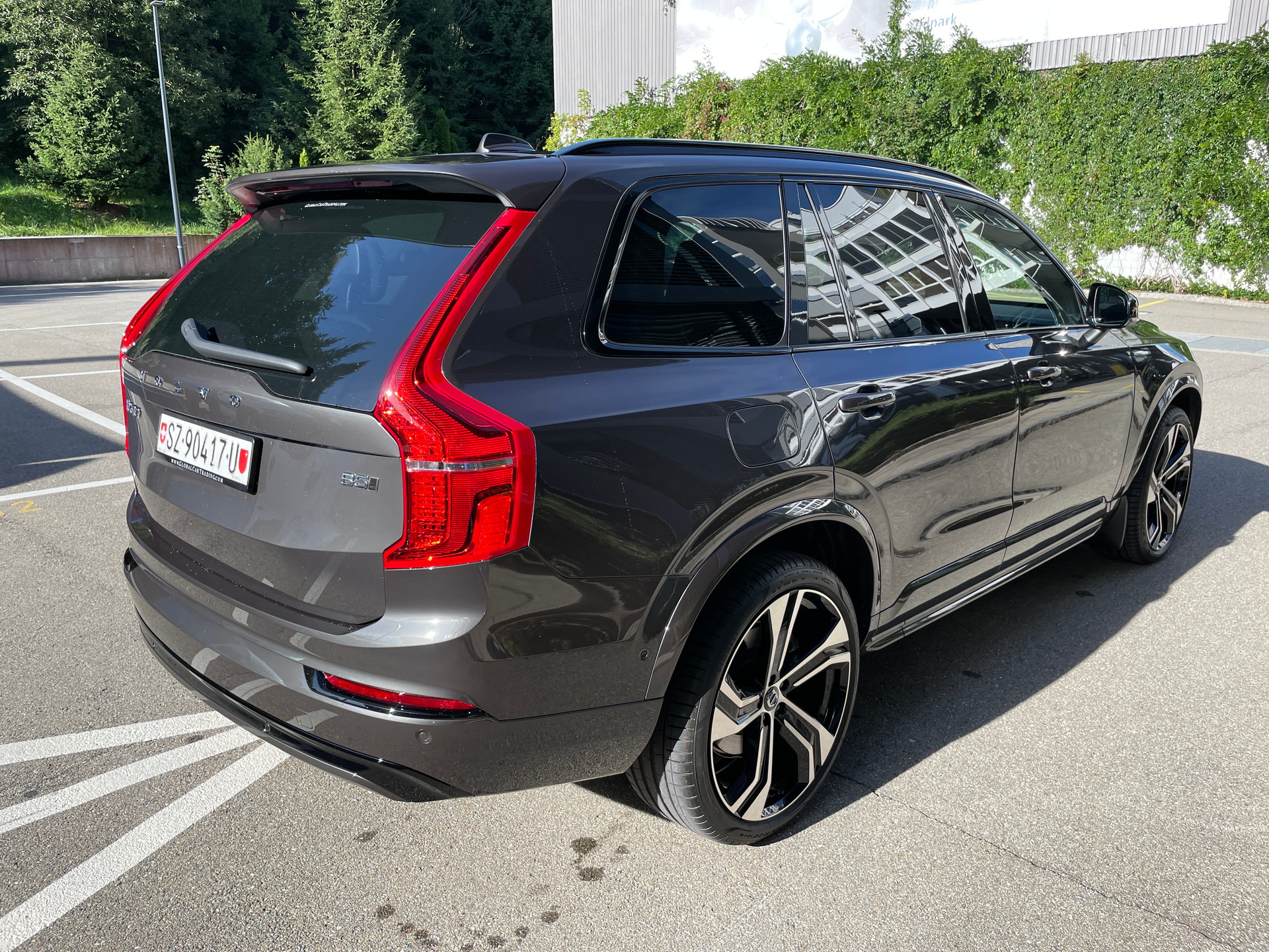 VOLVO XC90 B5 Diesel Mild Hybrid AWD Ultimate Dark 7-Sitzer Geartronic-image-3
