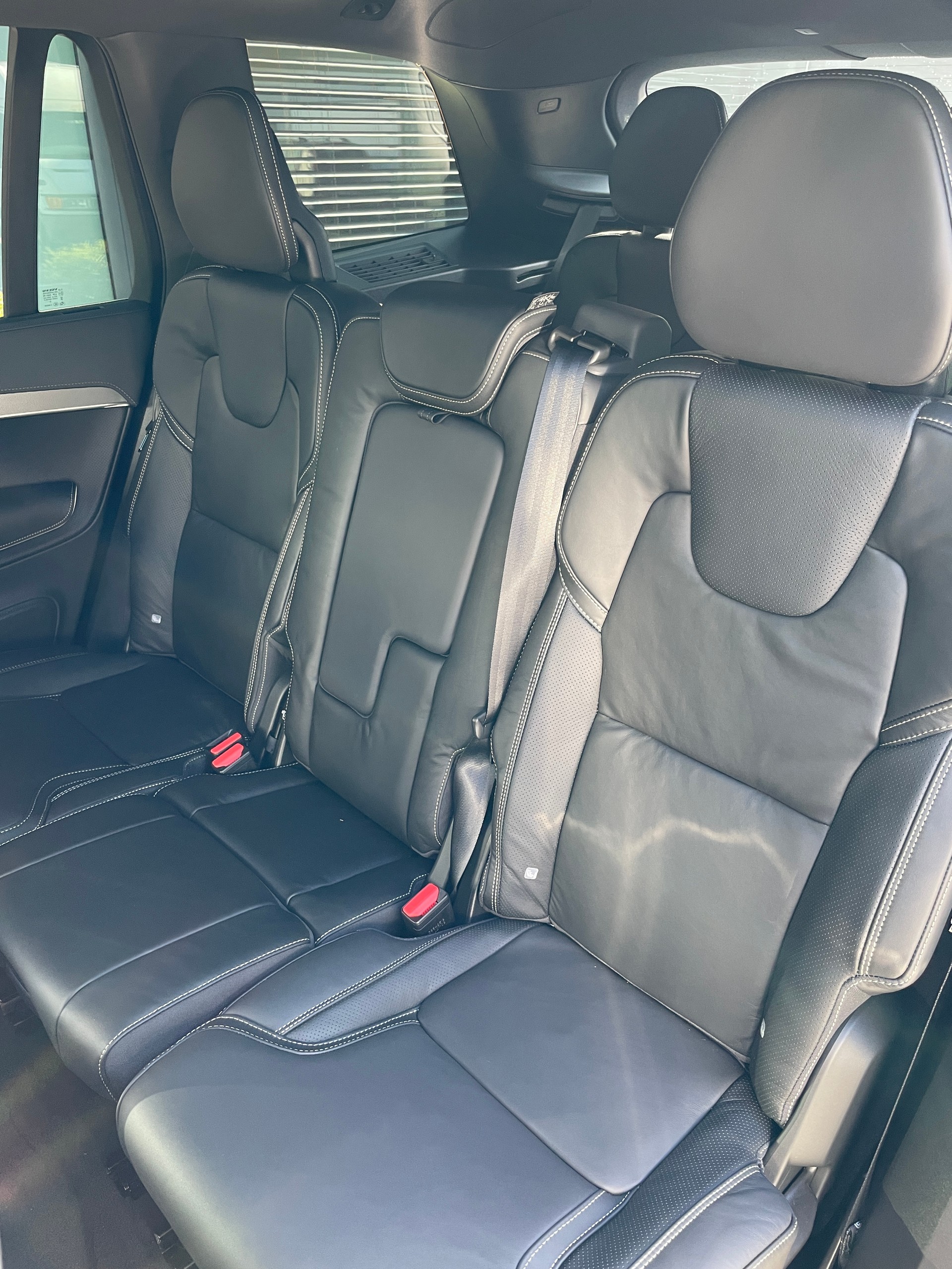 VOLVO XC90 B5 Diesel Mild Hybrid AWD Ultimate Dark 7-Sitzer Geartronic-image-12