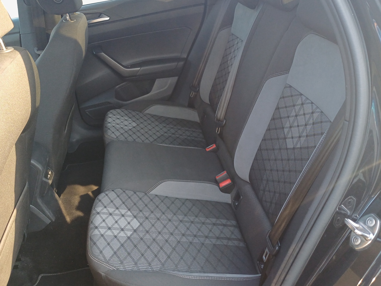 VW VW Taigo R-Line 1.0TSI 110PS DSG-image-11