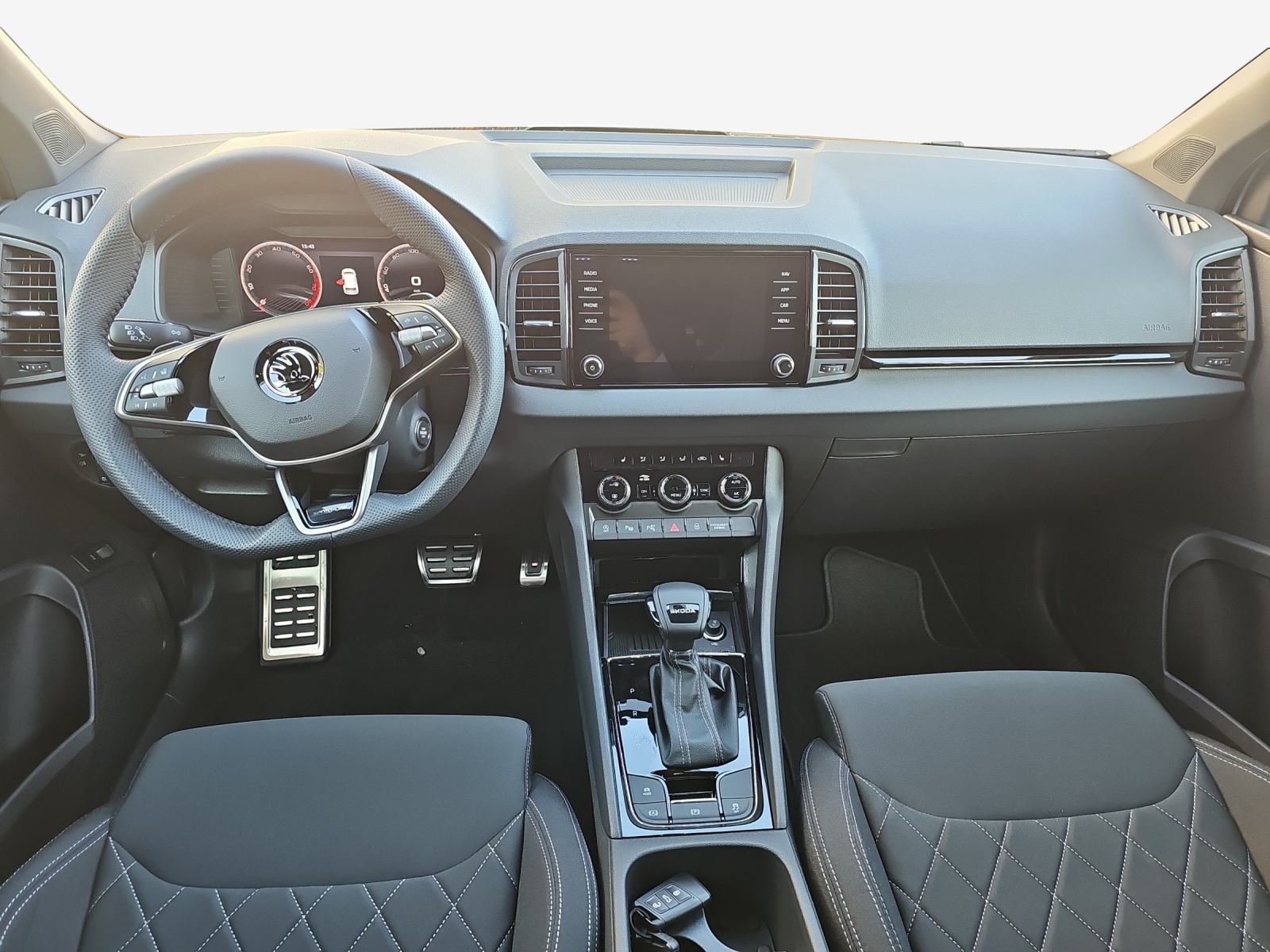 SKODA Karoq 2.0 TSI SportLine 4x4 DSG-image-11