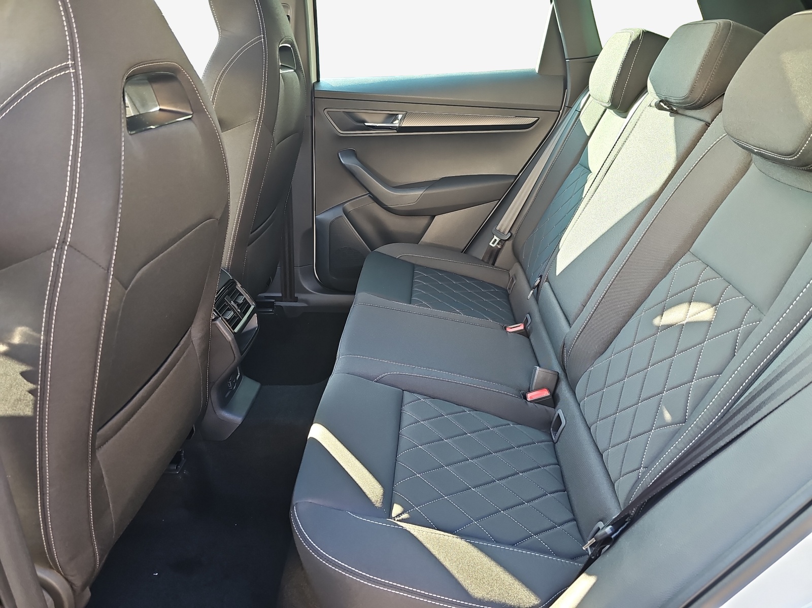 SKODA Karoq 2.0 TSI SportLine 4x4 DSG-image-9