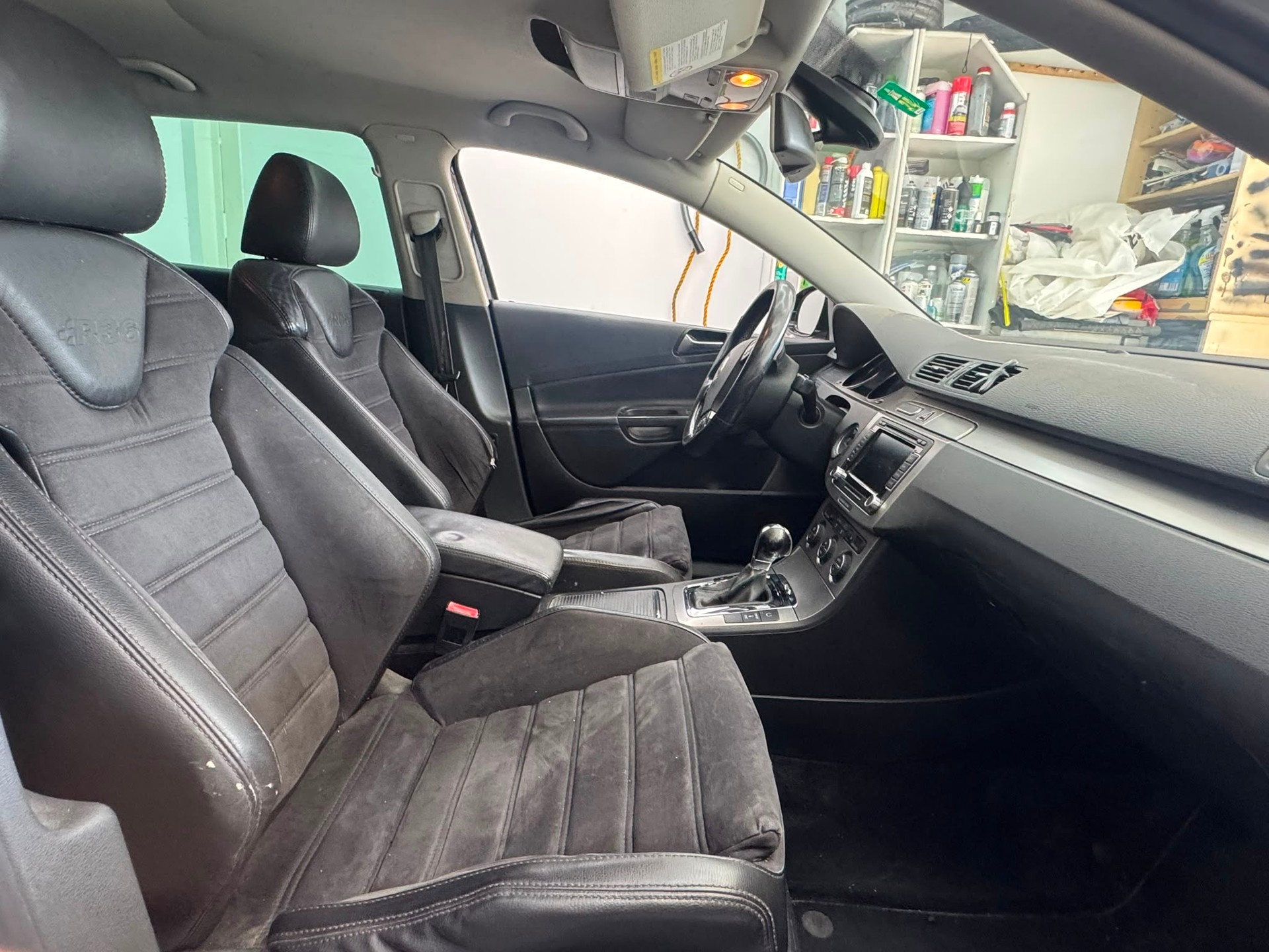 VW Passat Variant R36 4Motion-image-6