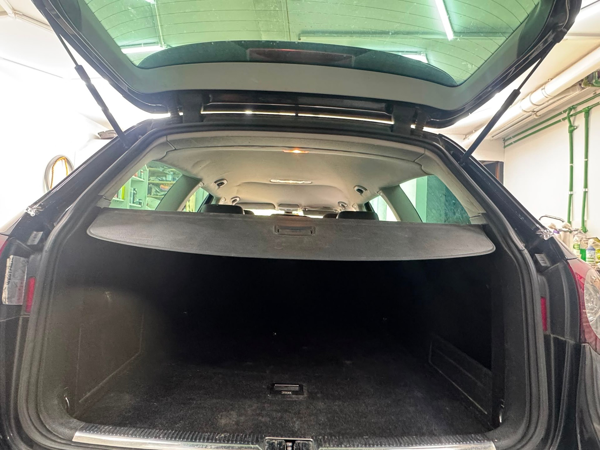 VW Passat Variant R36 4Motion-image-10