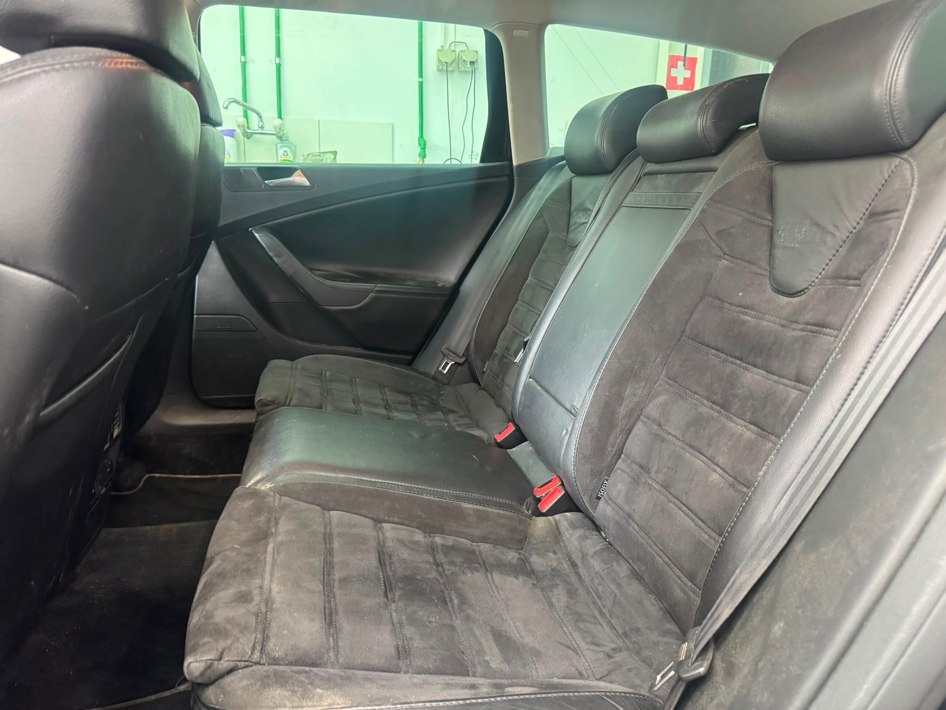 VW Passat Variant R36 4Motion-image-12