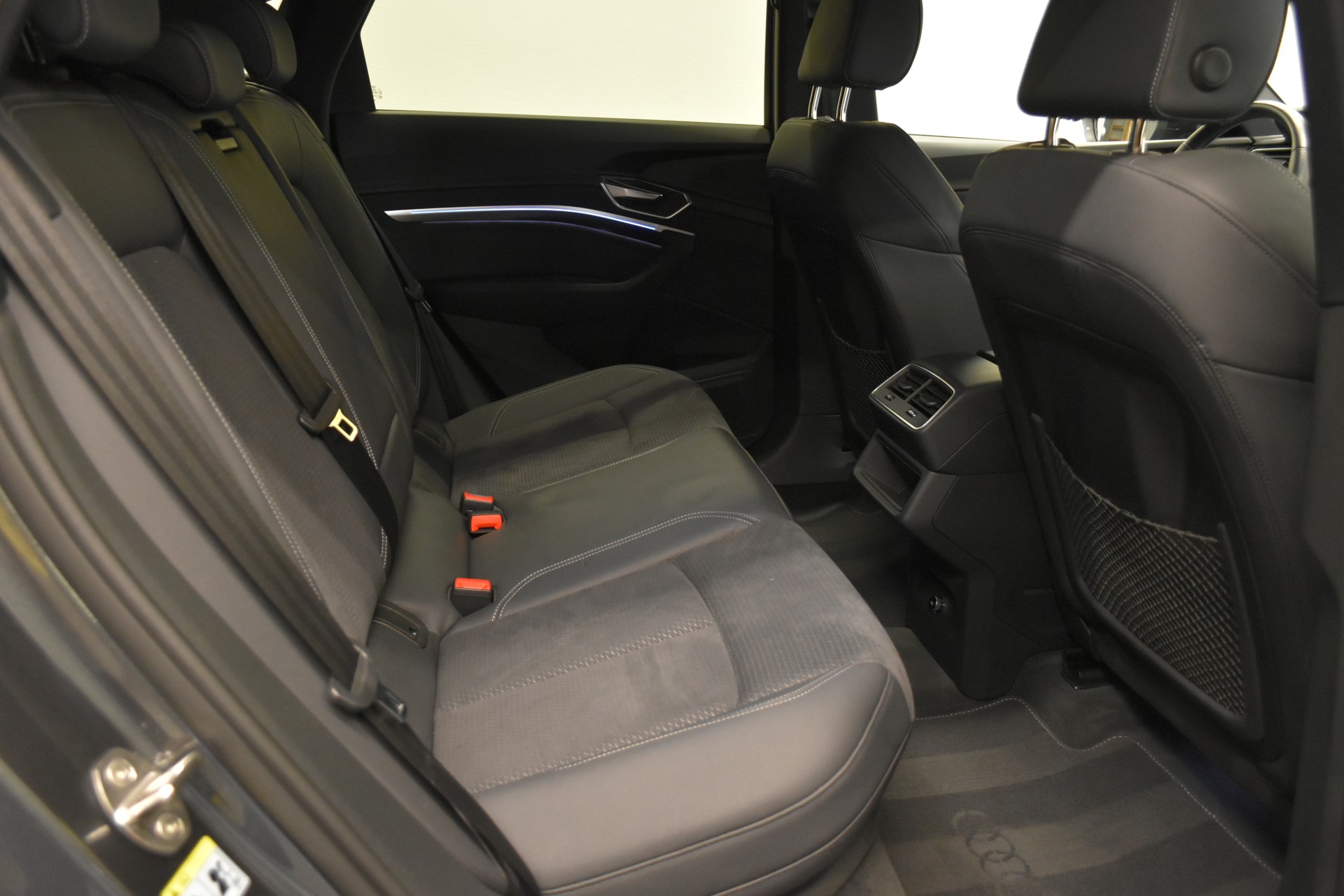 AUDI e-tron 55 Sportback S Line Black Edition quattro-image-9