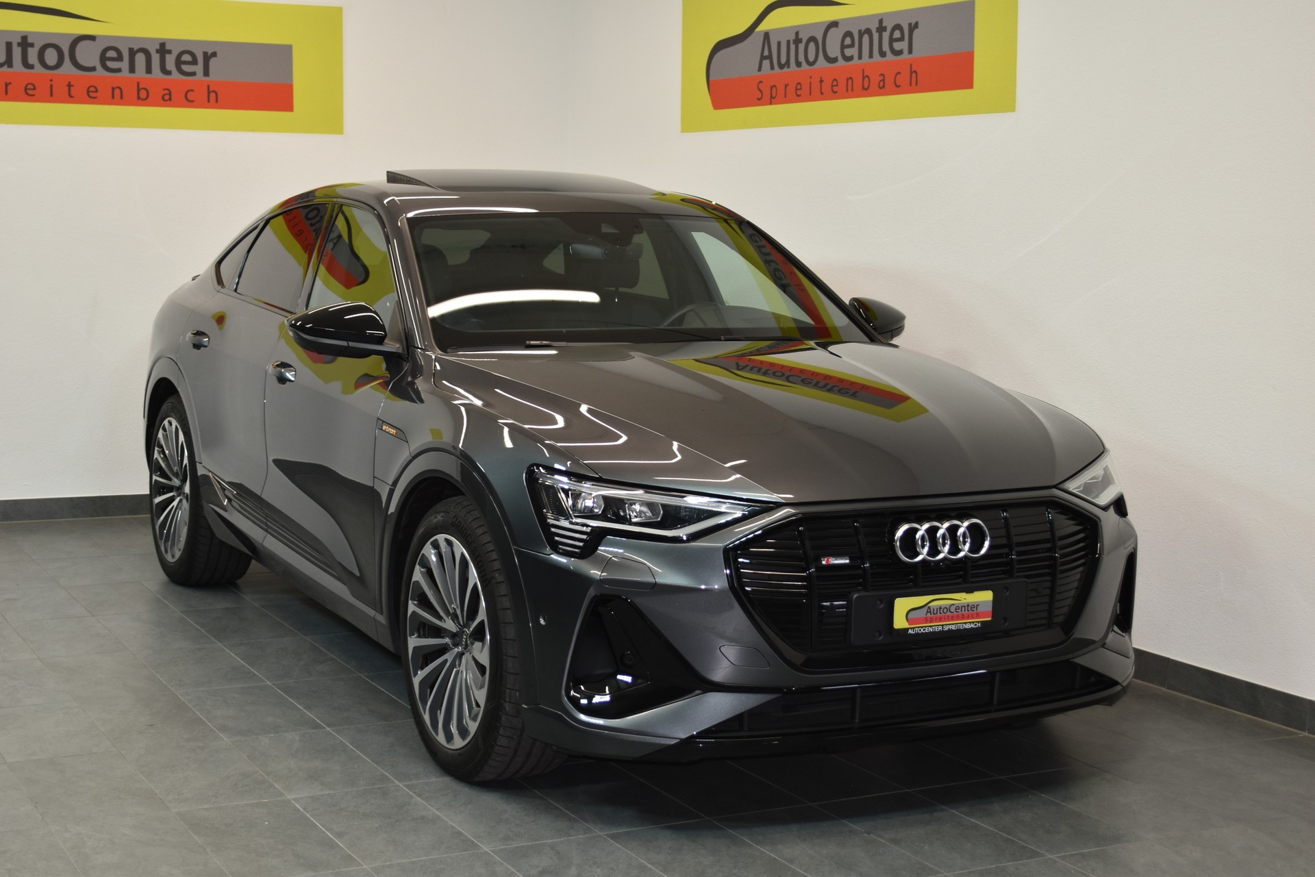 AUDI e-tron 55 Sportback S Line Black Edition quattro-image-0
