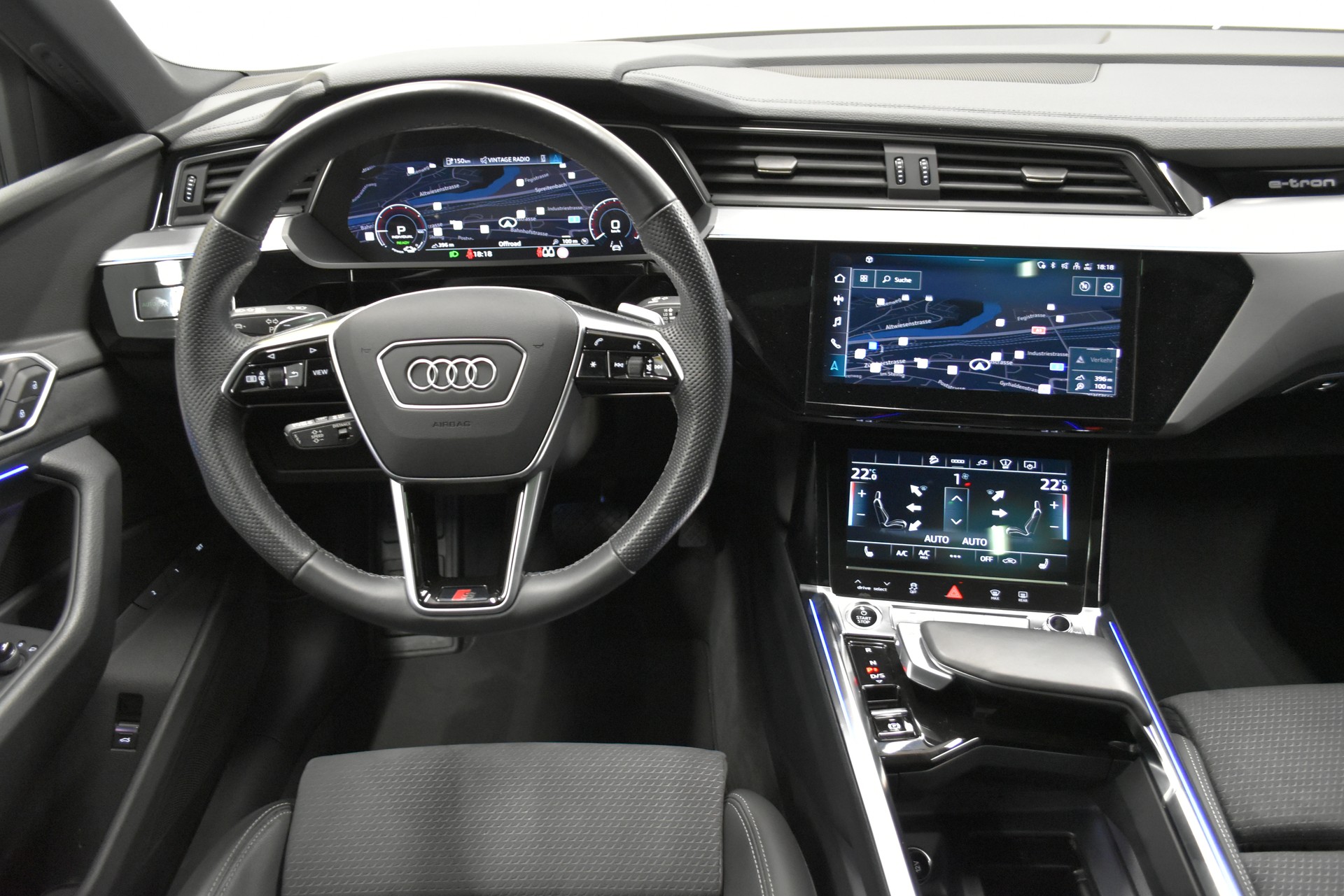 AUDI e-tron 55 Sportback S Line Black Edition quattro-image-4
