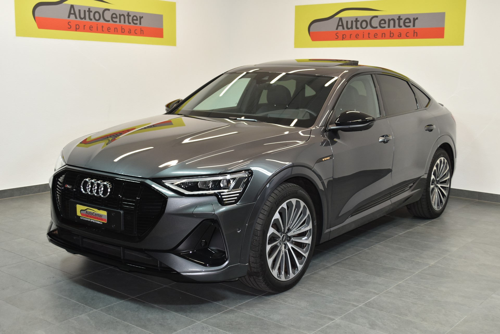 AUDI e-tron 55 Sportback S Line Black Edition quattro-image-1