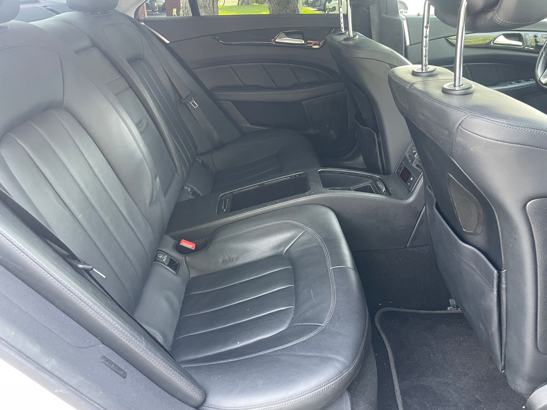 MERCEDES-BENZ CLS 500 4Matic 7G-Tronic-image-11