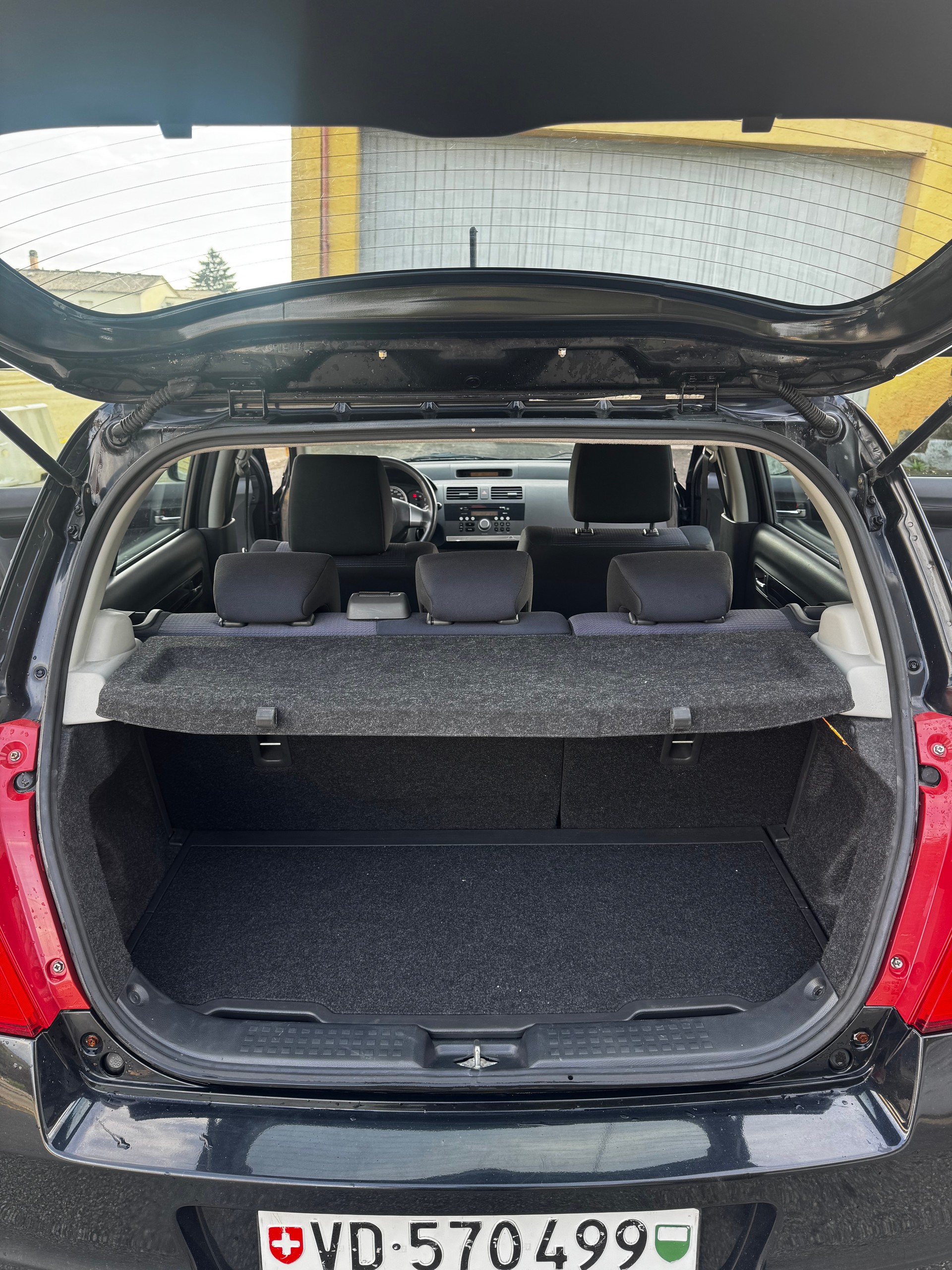 SUZUKI Swift 1.3i 16V GL Top 4x4-image-10