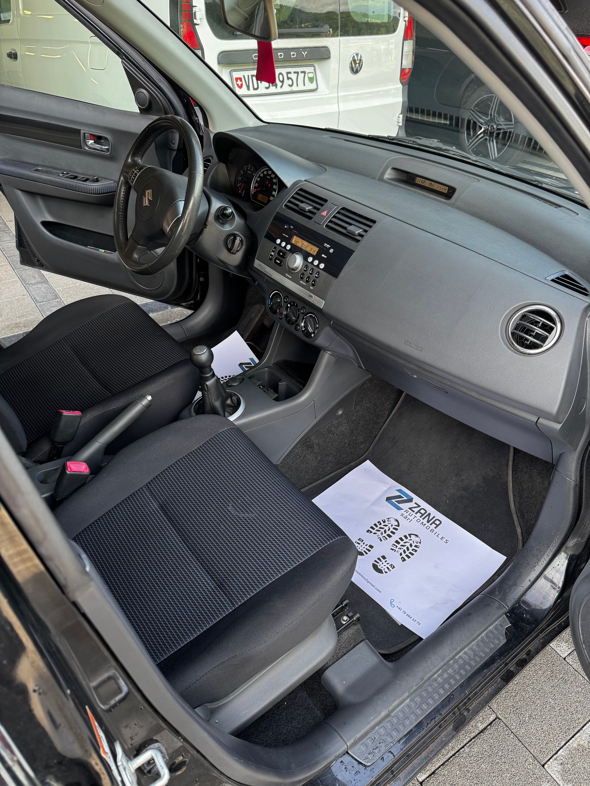 SUZUKI Swift 1.3i 16V GL Top 4x4-image-7