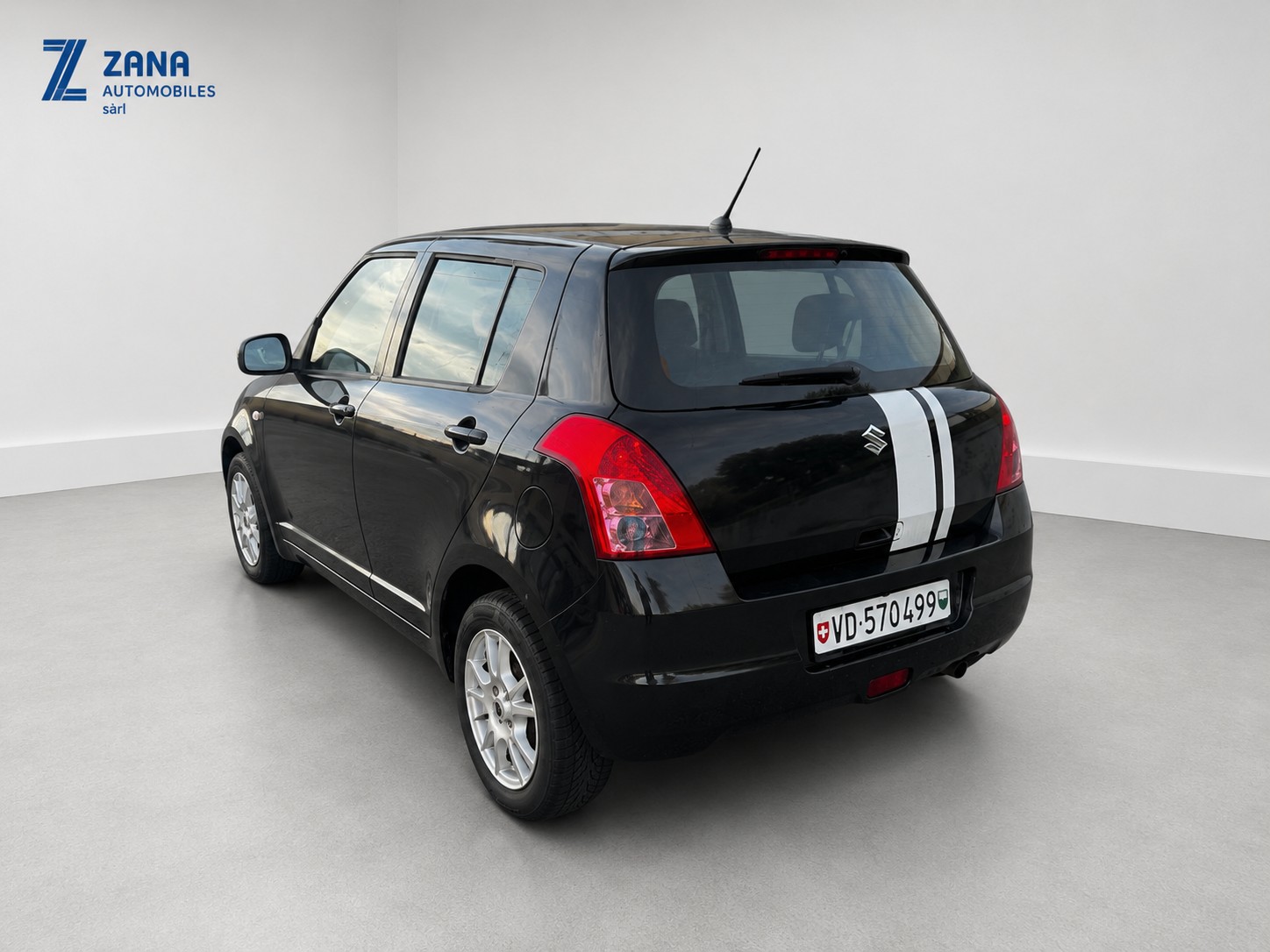 SUZUKI Swift 1.3i 16V GL Top 4x4-image-1
