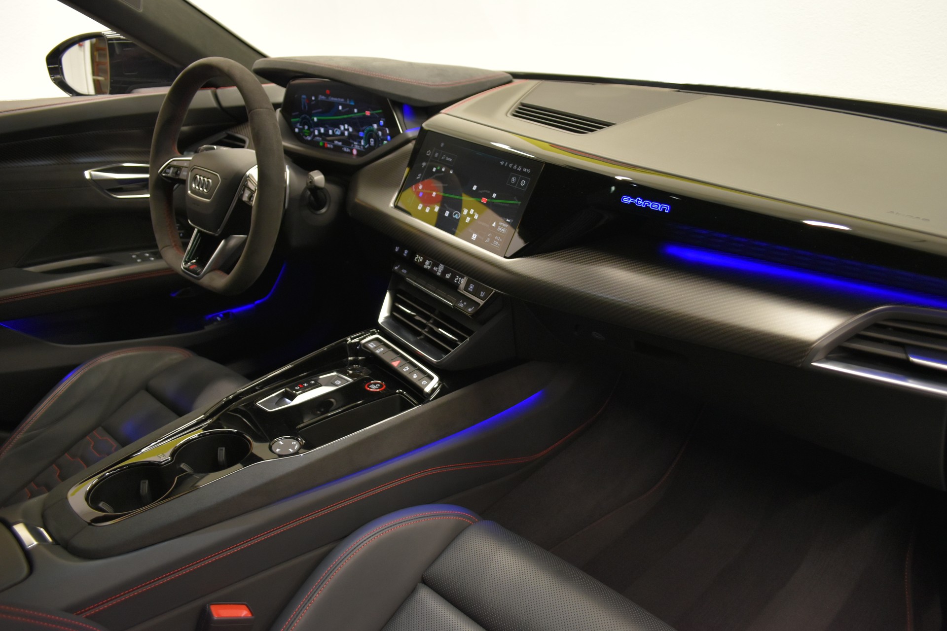AUDI RS e-tron GT quattro-image-3