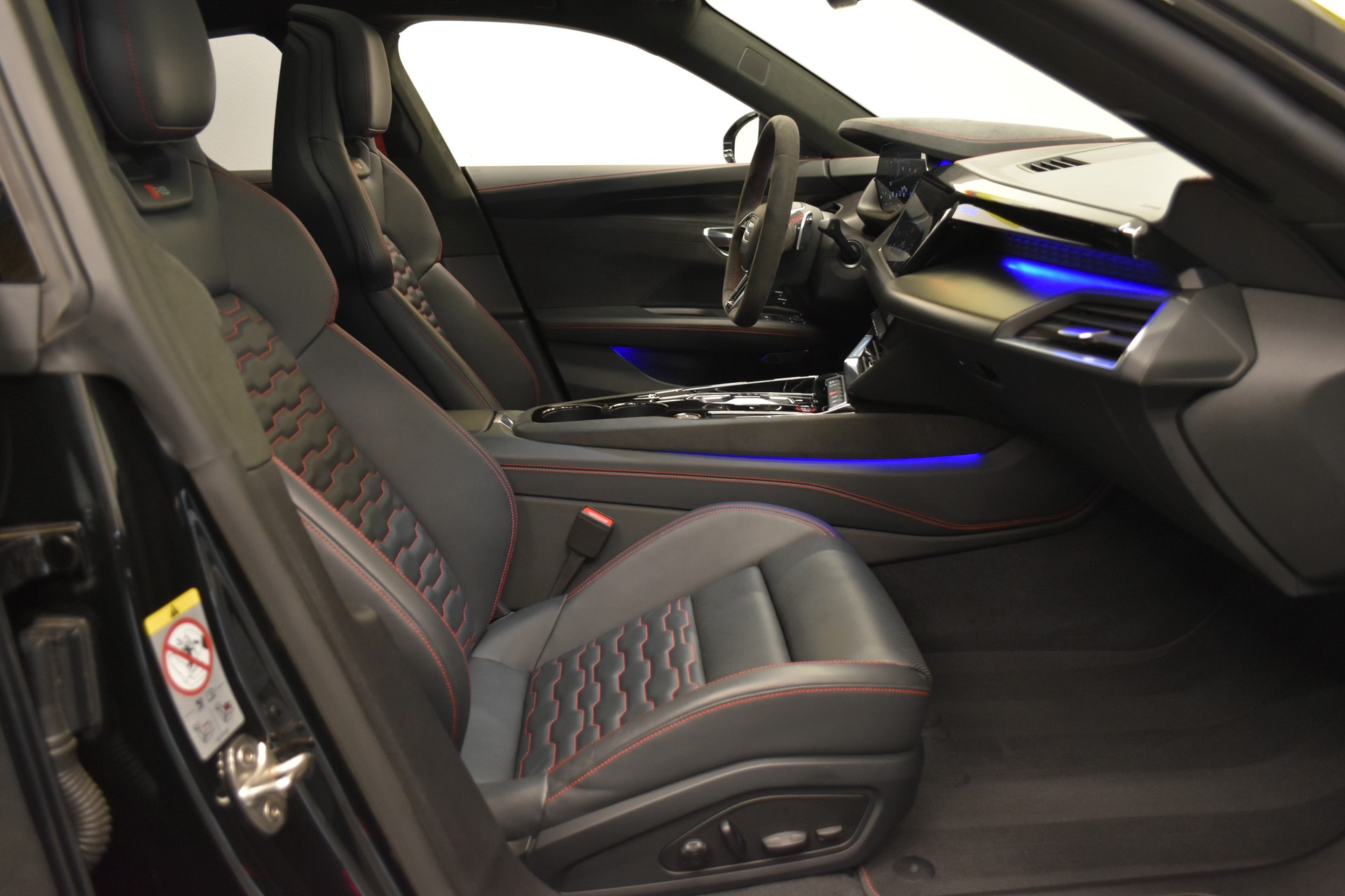 AUDI RS e-tron GT quattro-image-2
