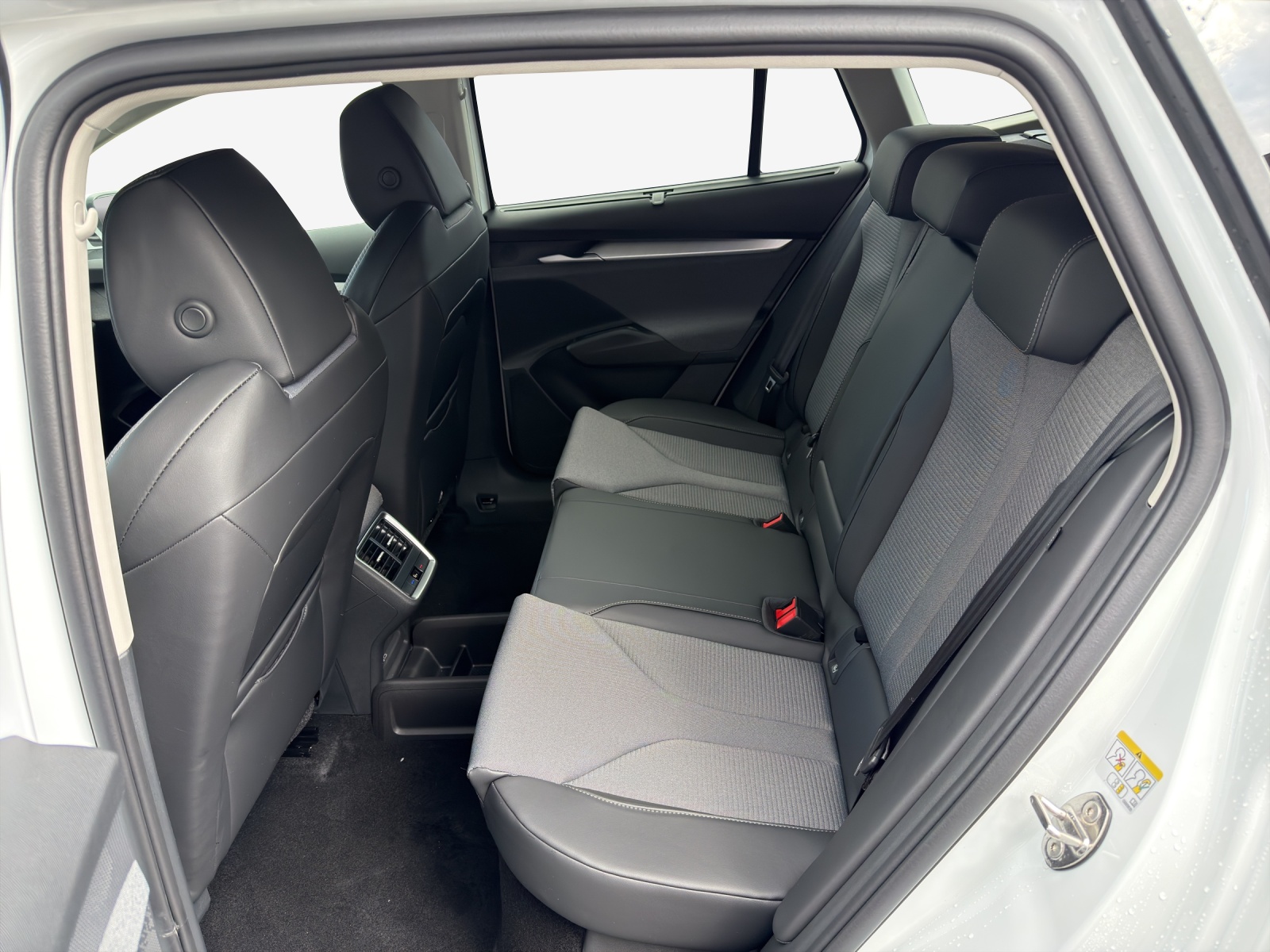 SKODA Enyaq 85x Dynamic 4x4-image-11