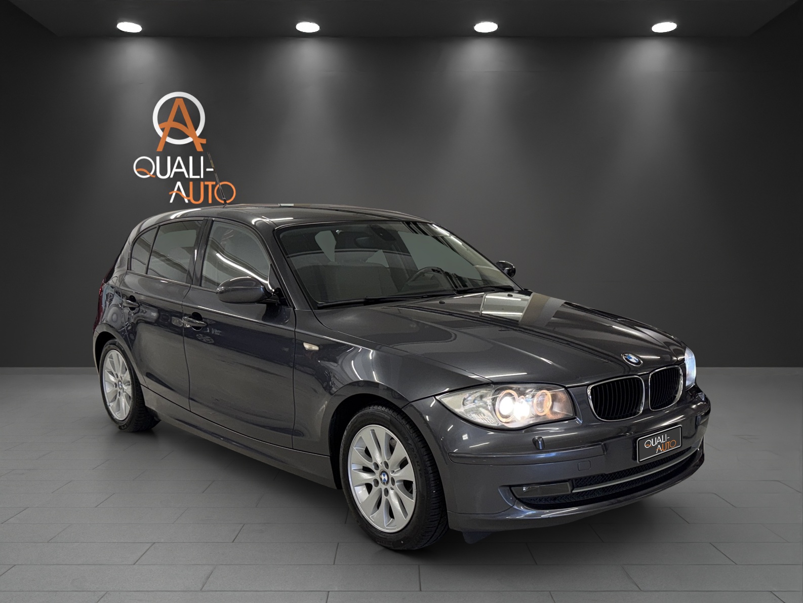 BMW 118i-image-0