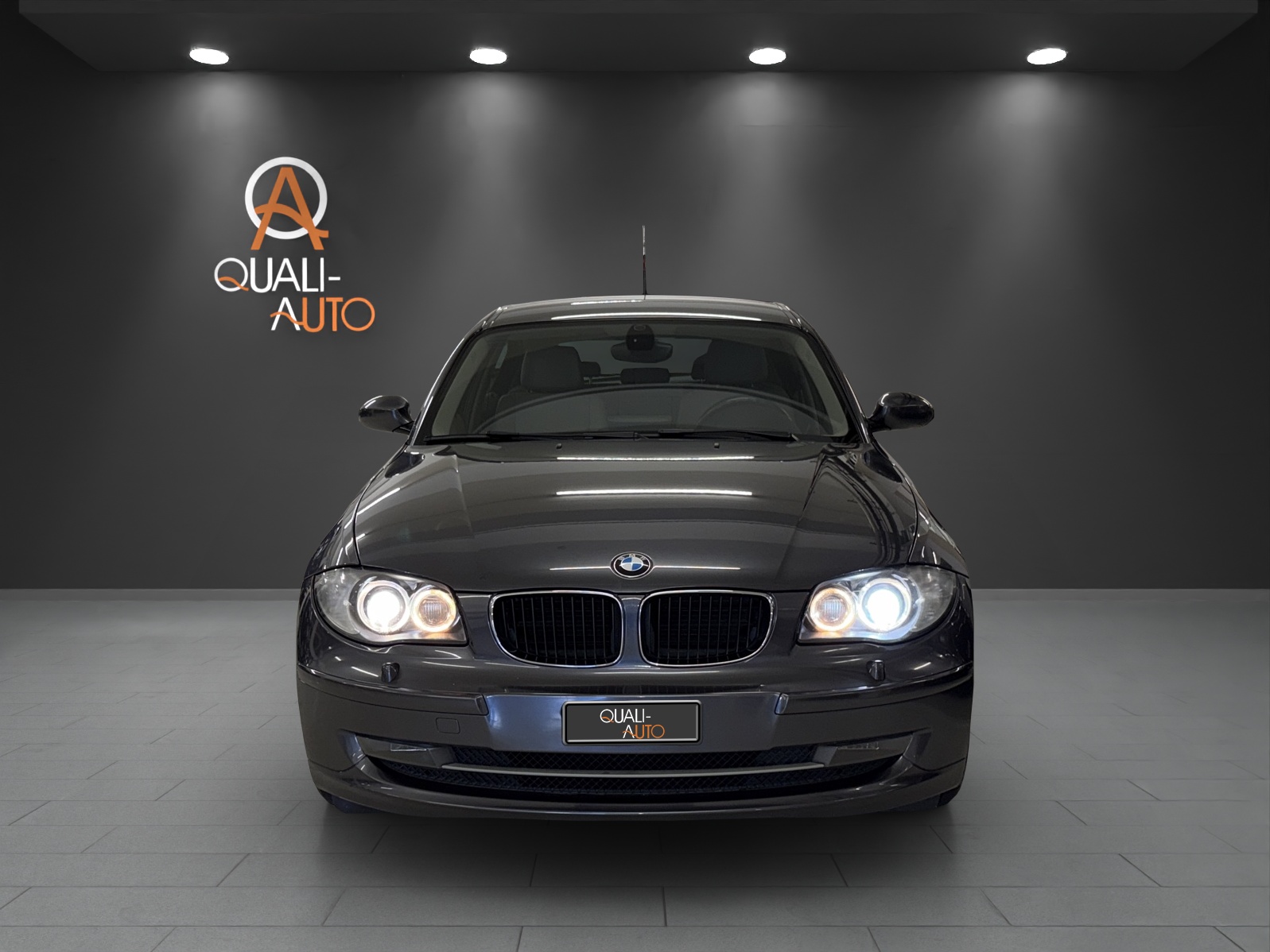 BMW 118i-image-1