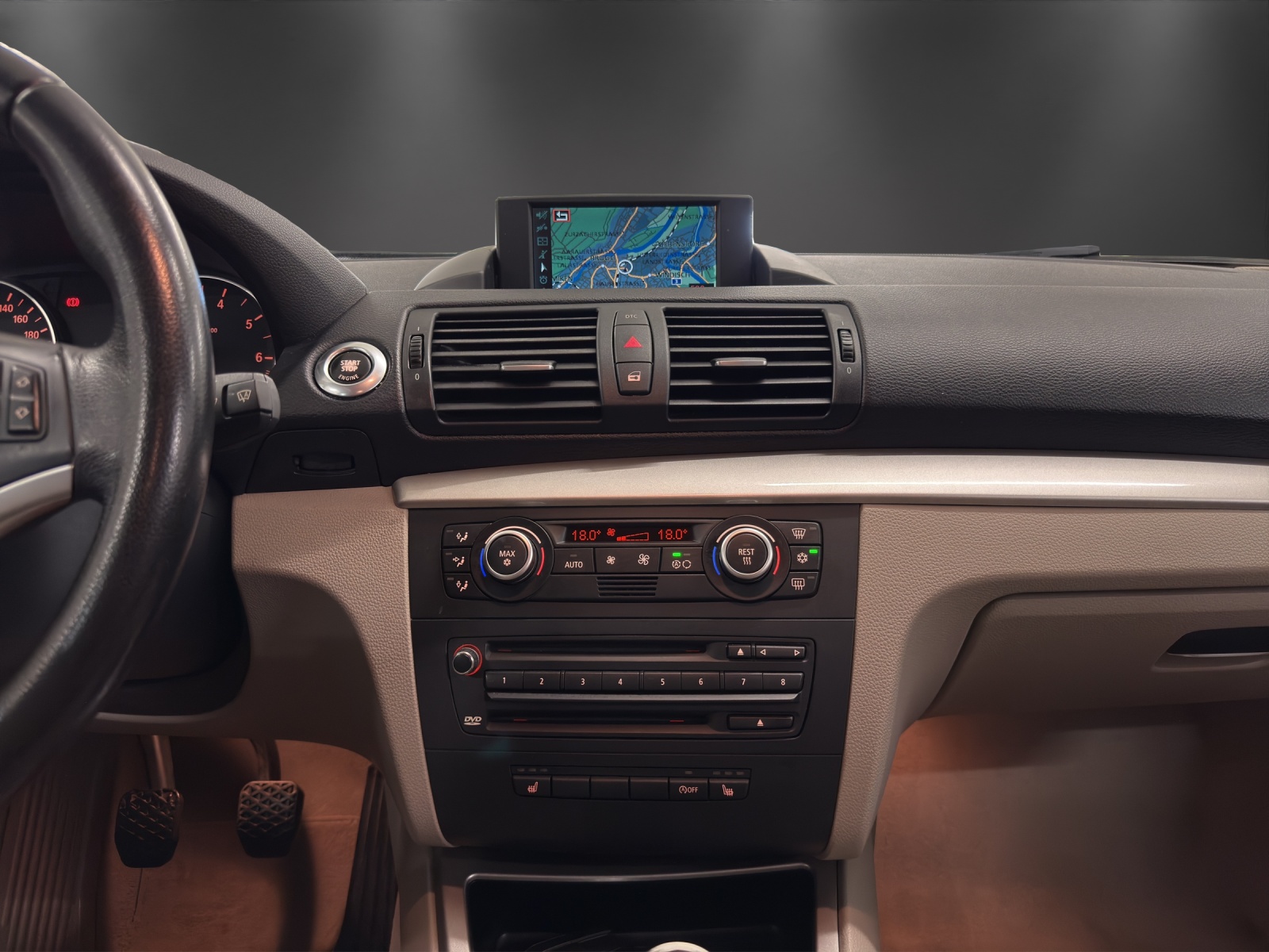 BMW 118i-image-10