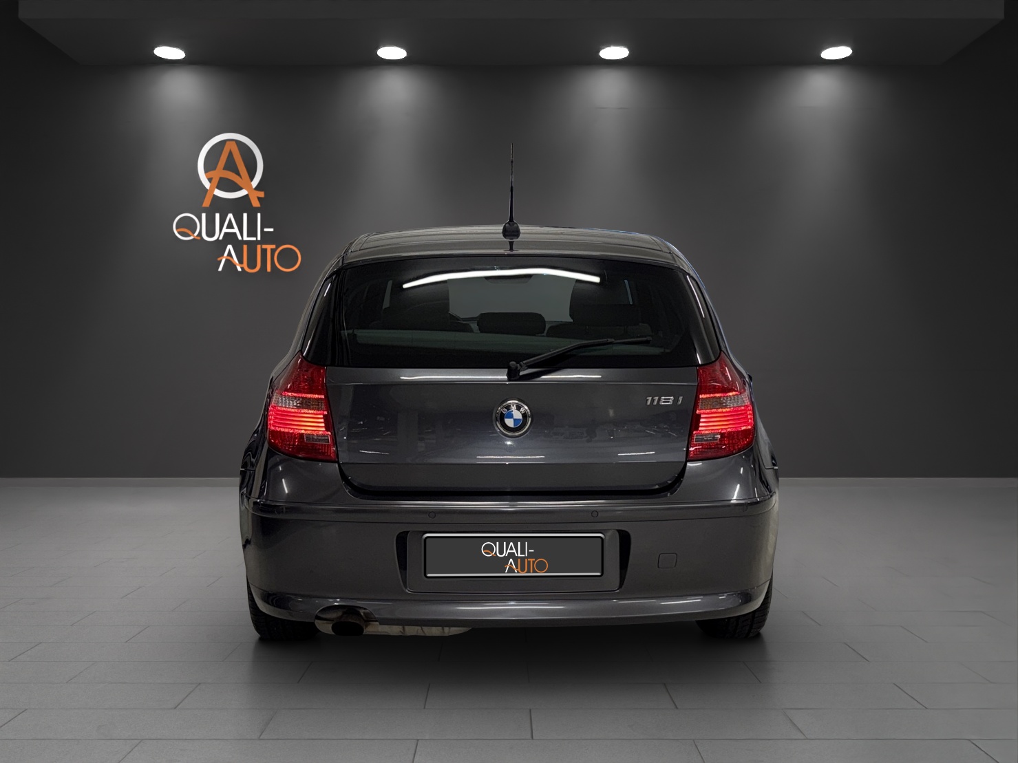BMW 118i-image-4