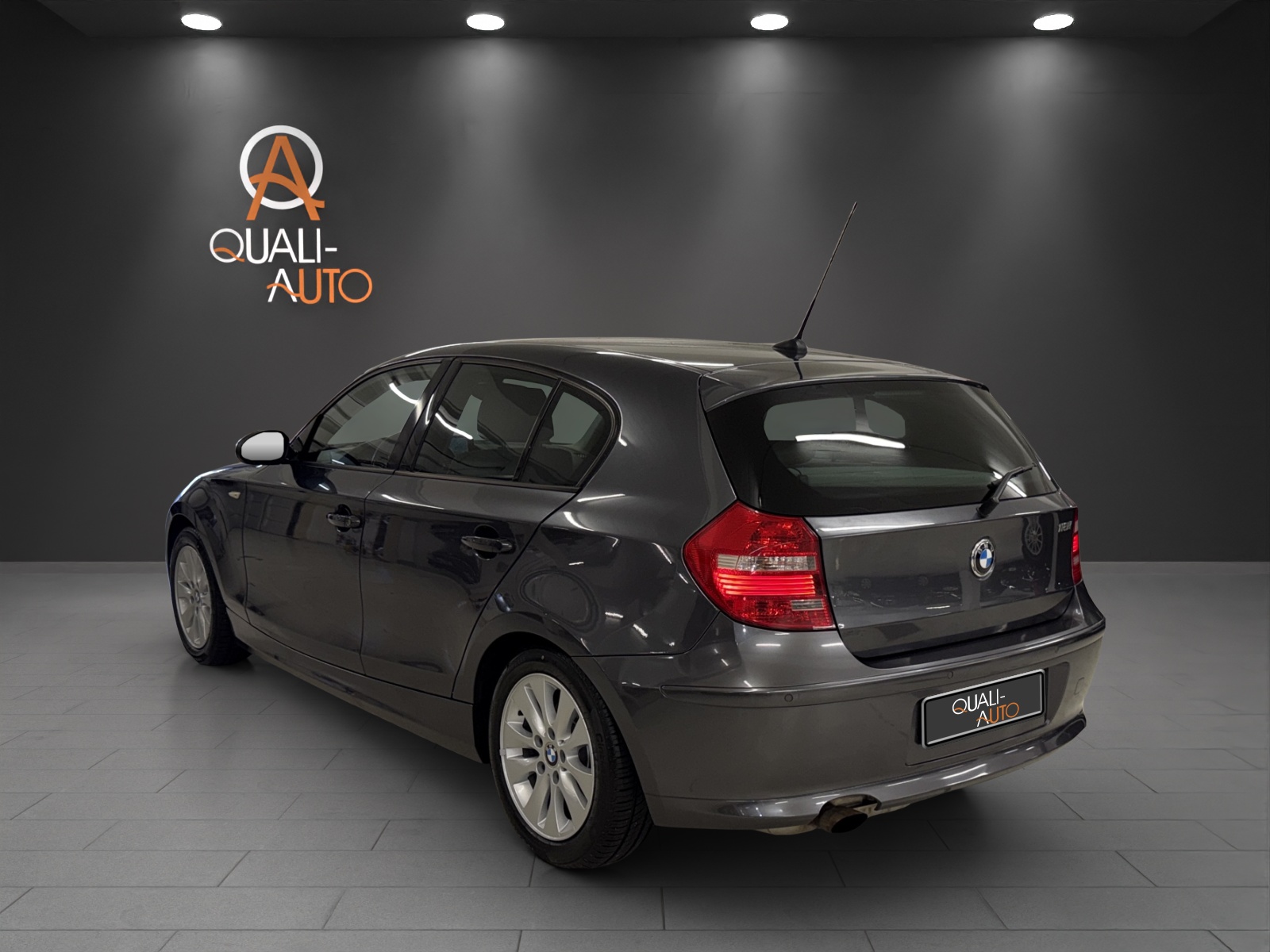 BMW 118i-image-3