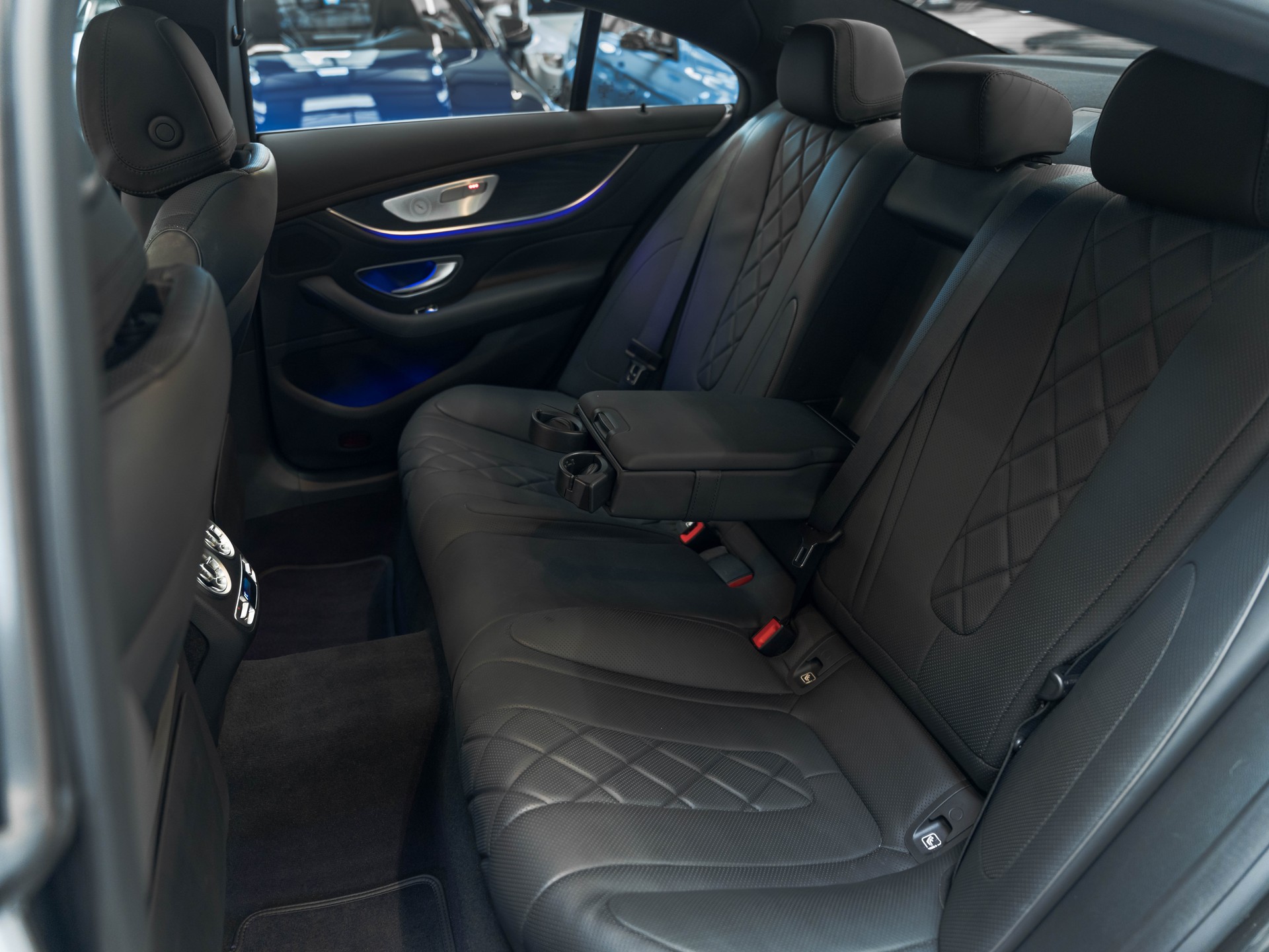 MERCEDES-BENZ CLS 450 4Matic AMG Line 9G-Tronic-image-13