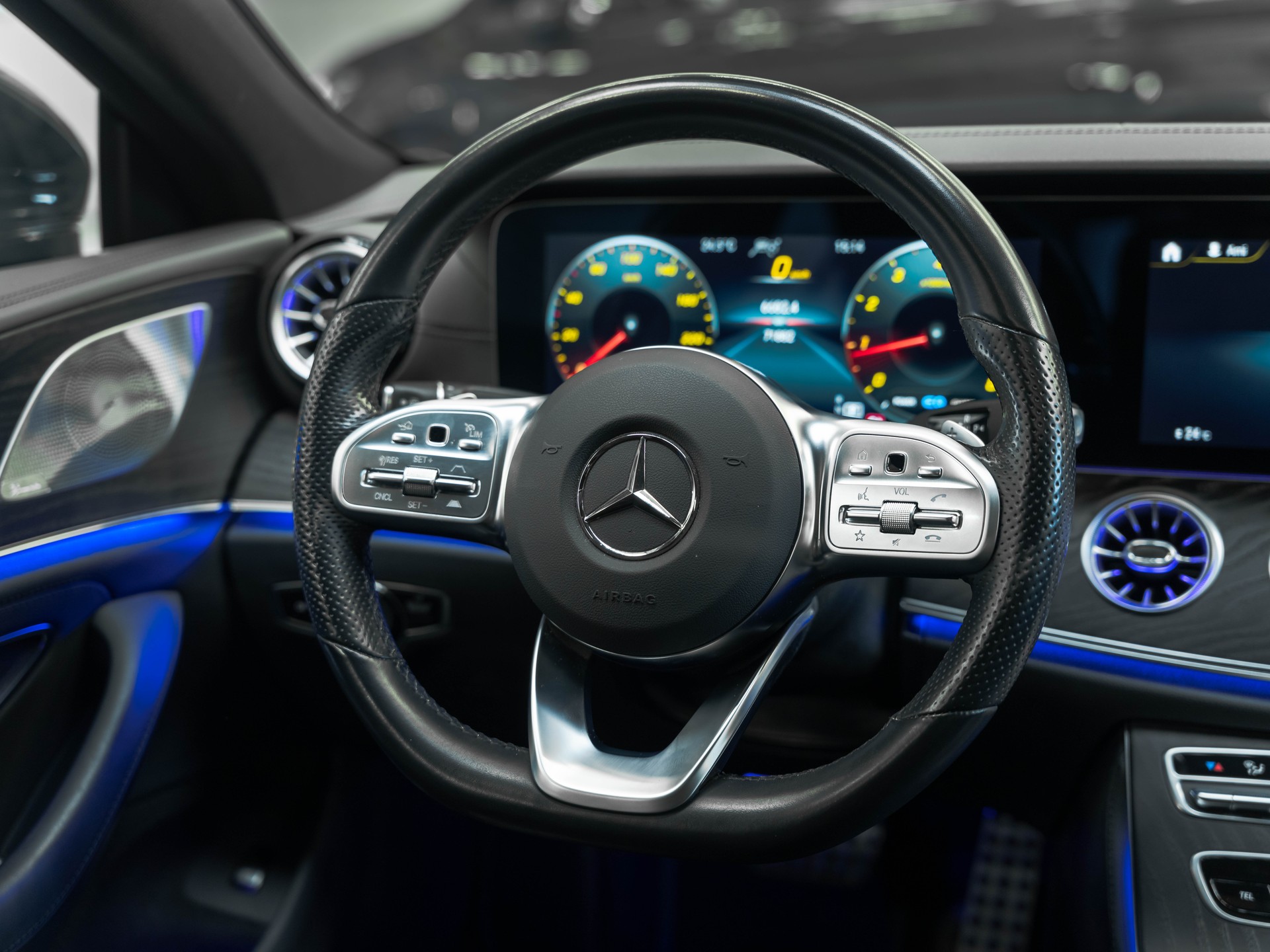 MERCEDES-BENZ CLS 450 4Matic AMG Line 9G-Tronic-image-20