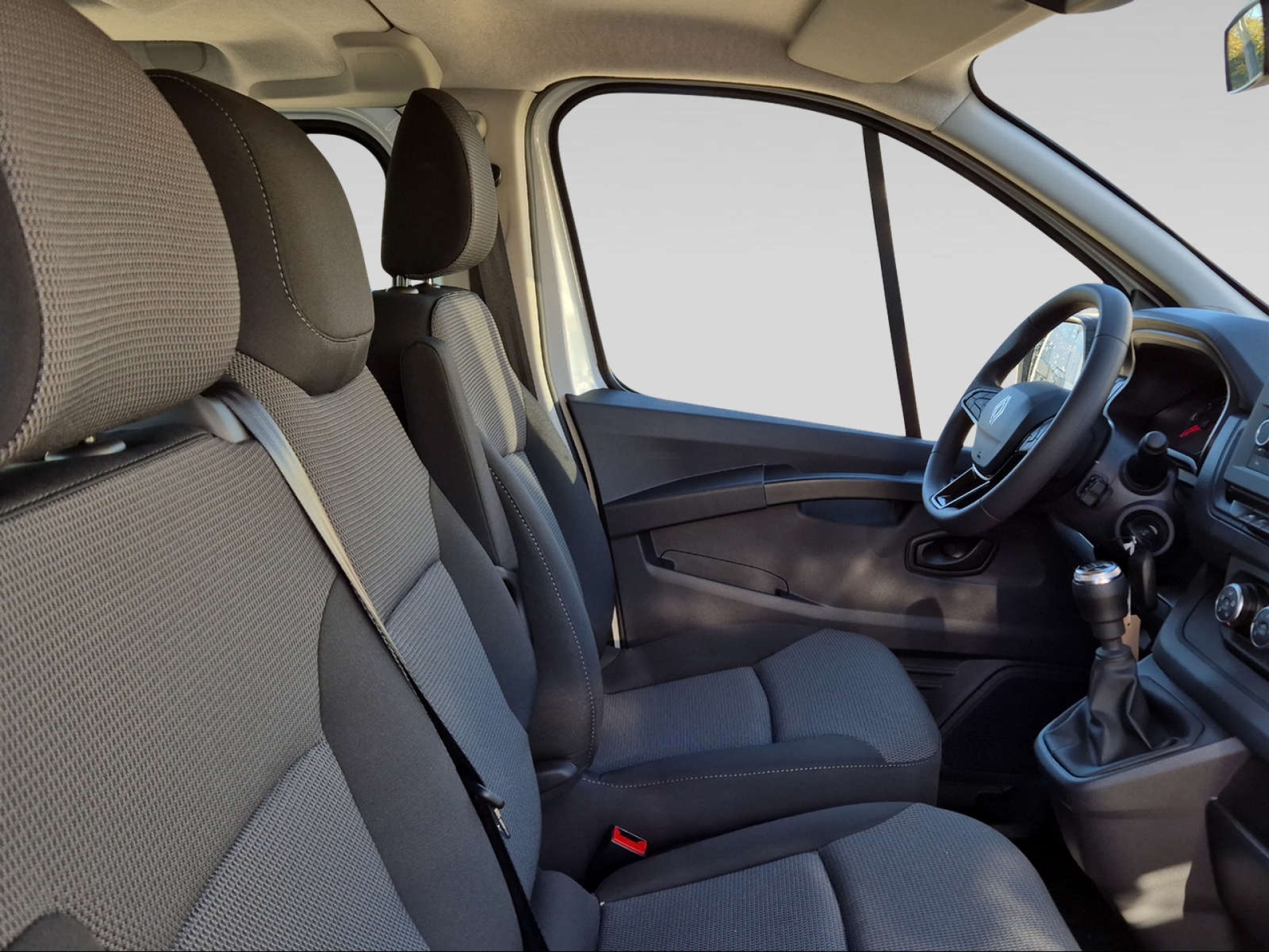 RENAULT Trafic Passenger Equilibre Blue dCi 110-image-5