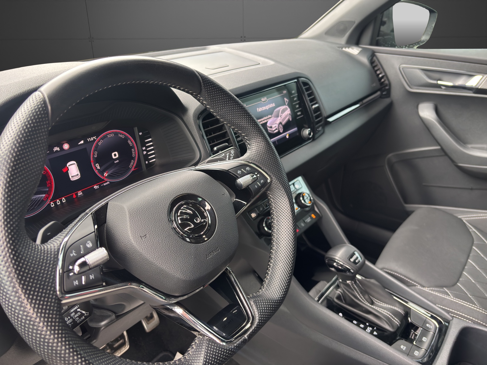 SKODA Karoq 2.0 TDI CR Sport Line 4x4 DSG-image-3
