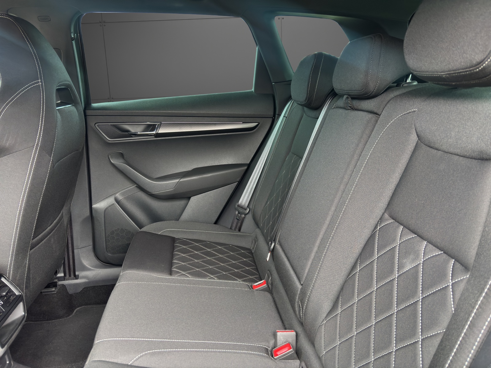 SKODA Karoq 2.0 TDI CR Sport Line 4x4 DSG-image-11