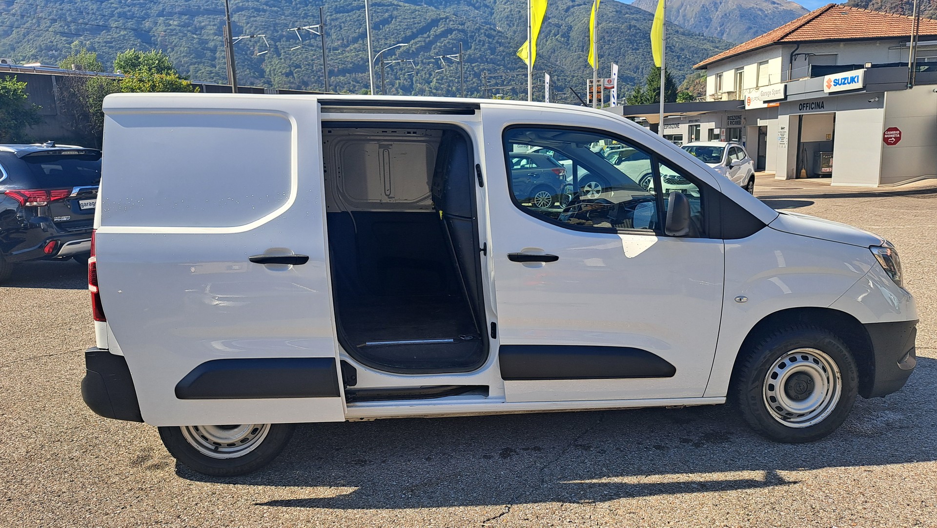 OPEL Combo 1.2 Cargo Essentia start/stop-image-10