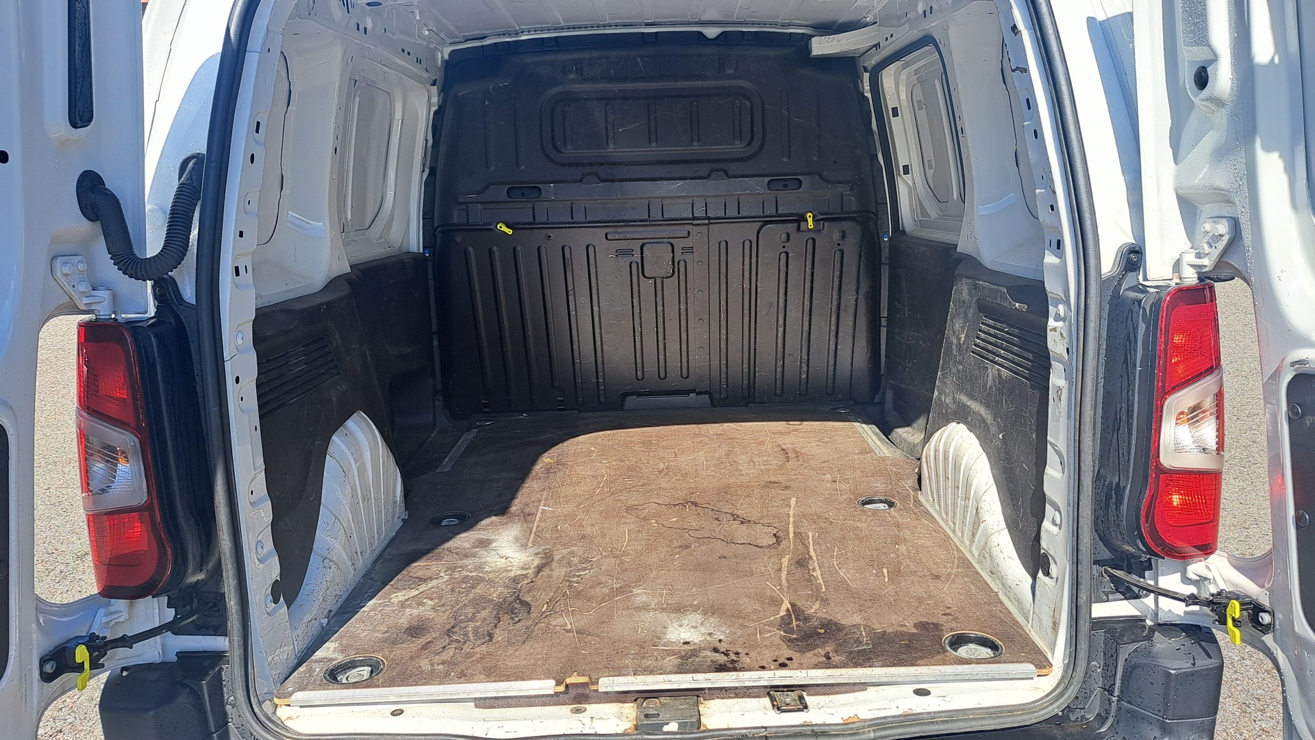 OPEL Combo 1.2 Cargo Essentia start/stop-image-7