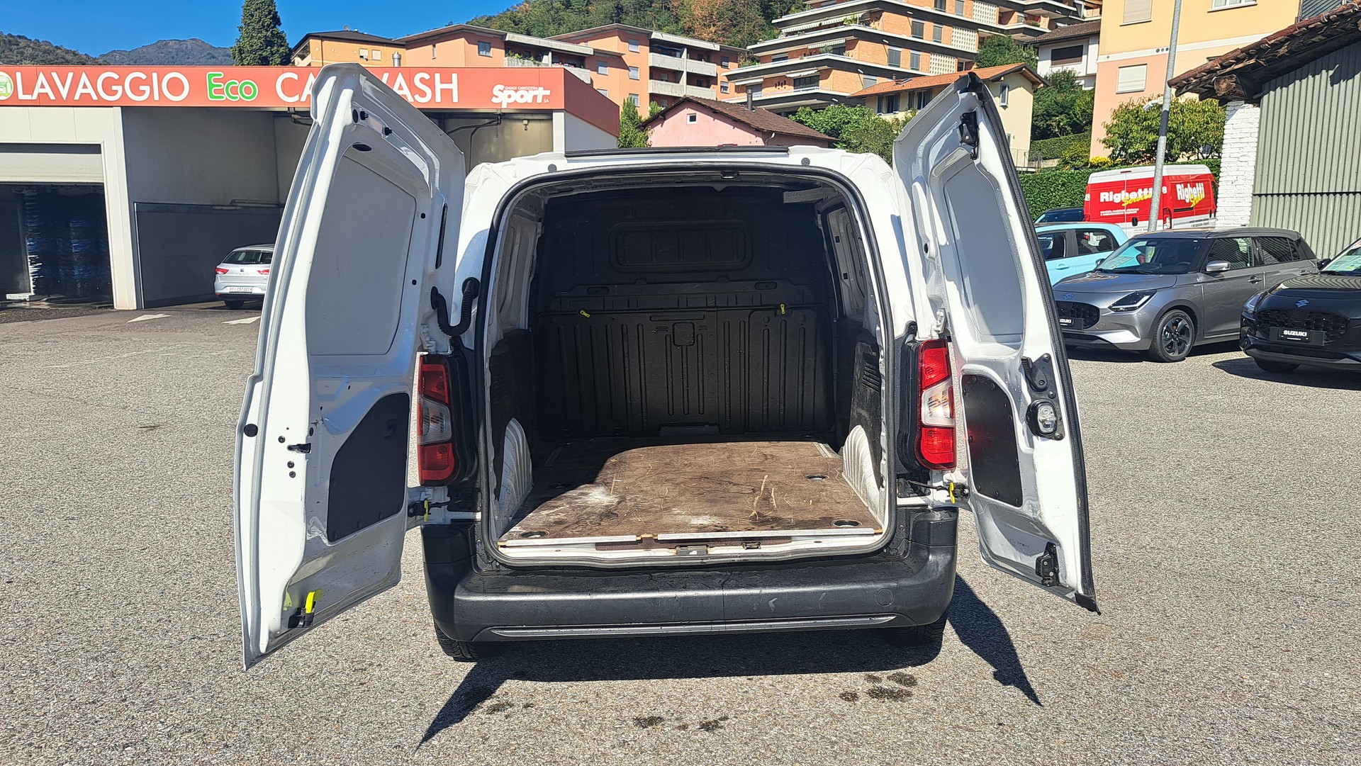 OPEL Combo 1.2 Cargo Essentia start/stop-image-6