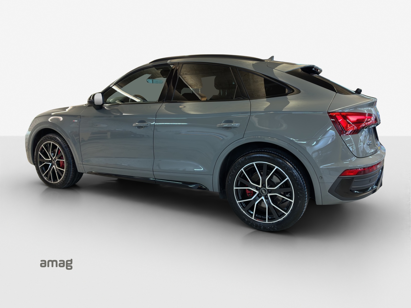AUDI Q5 Sportback 40 TDI Blackedition quattro S-tronic-image-2