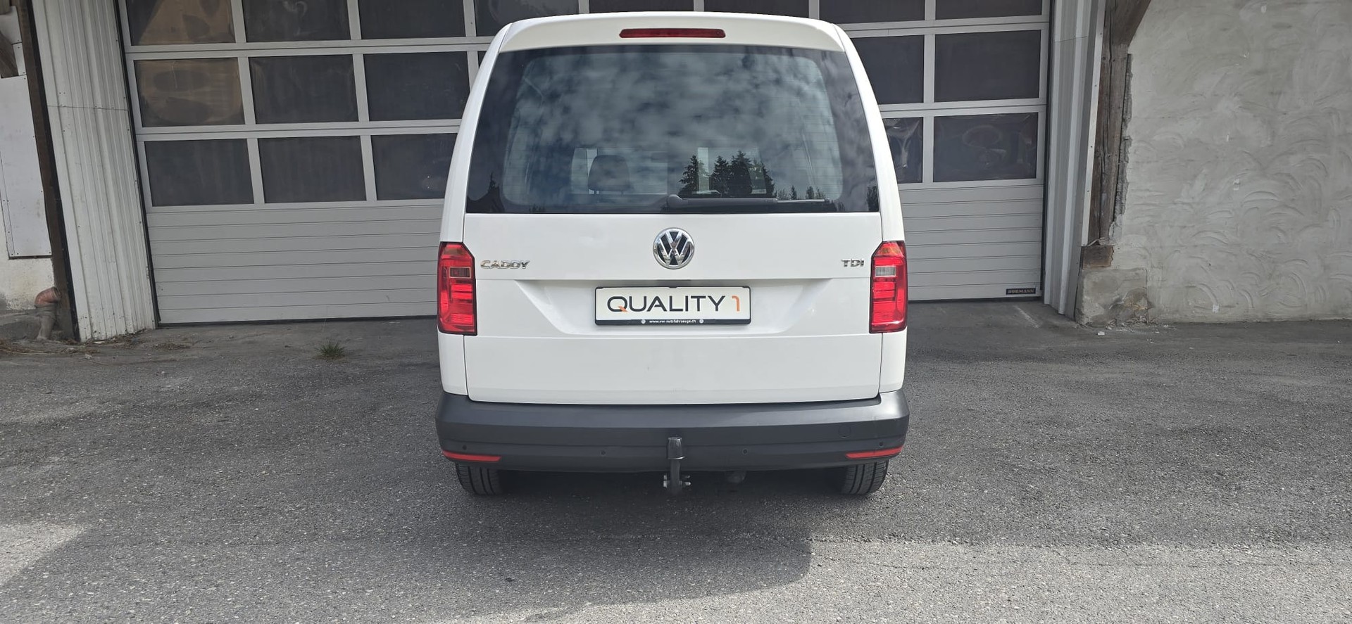 VW Caddy Maxi 2.0TDI BlueMotion Technology-image-4