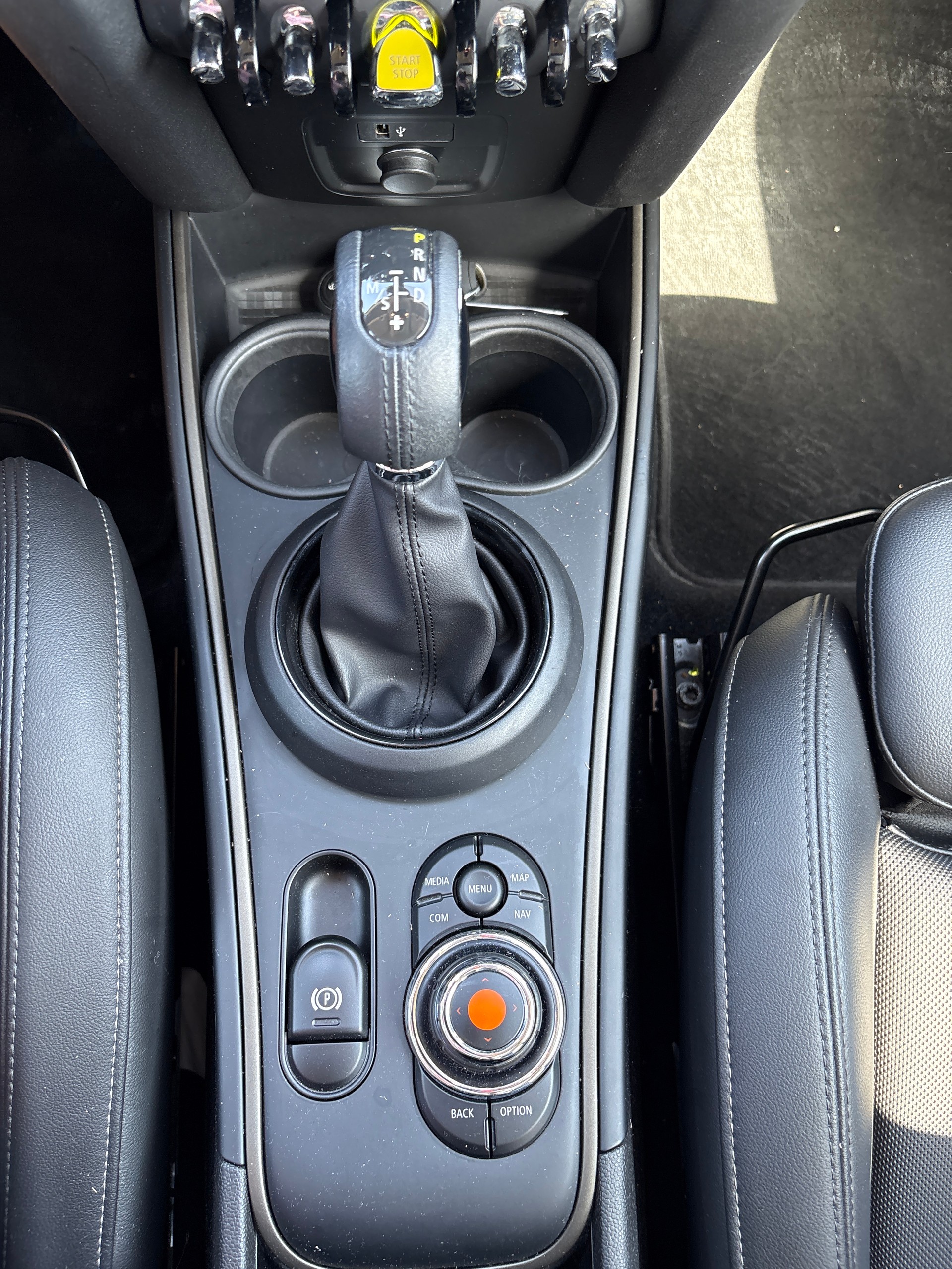 MINI Countryman Cooper SE ALL4 PHEV Steptronic-image-11