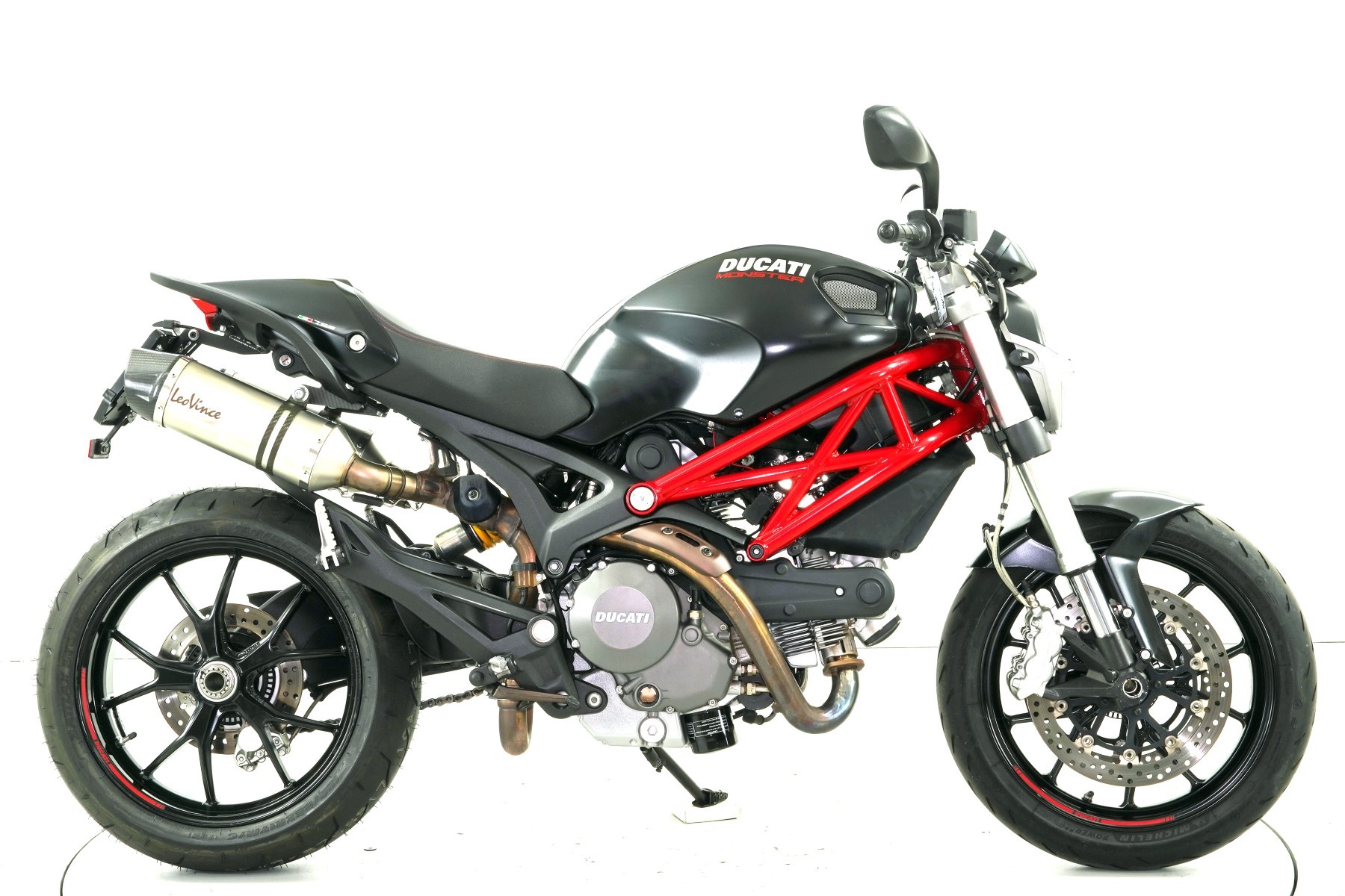 DUCATI 796 Monster ABS-showroom-element-3