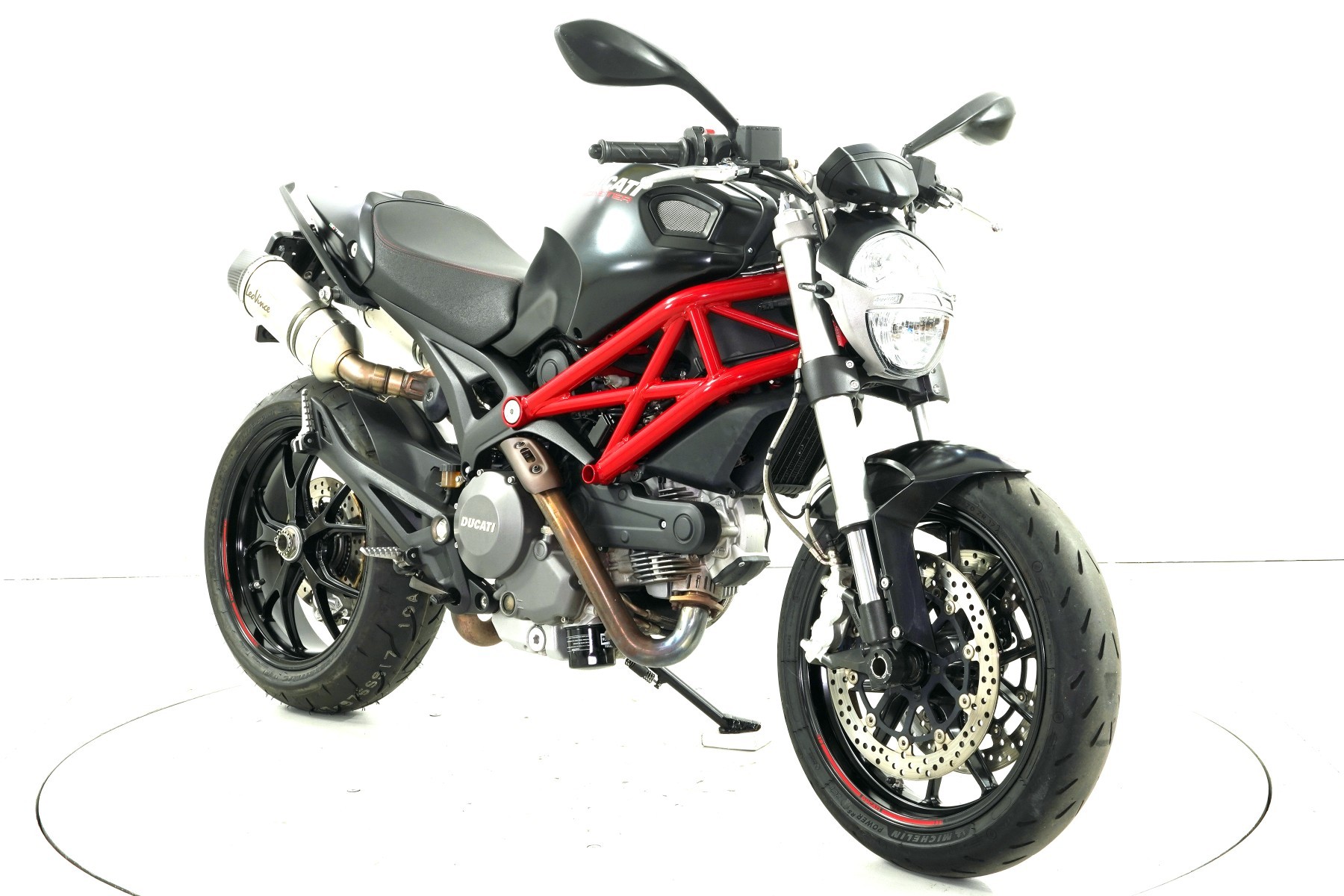 DUCATI 796 Monster ABS-showroom-element-1