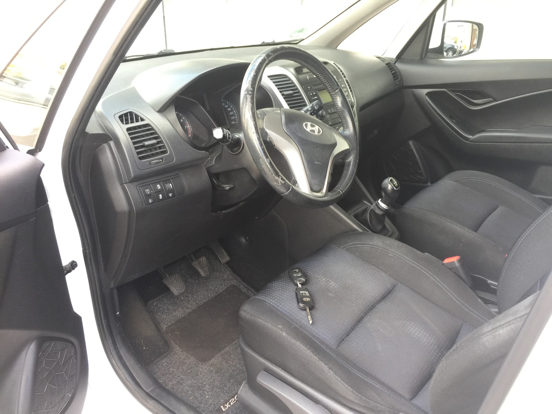HYUNDAI iX20 1.4 Comfort-image-6