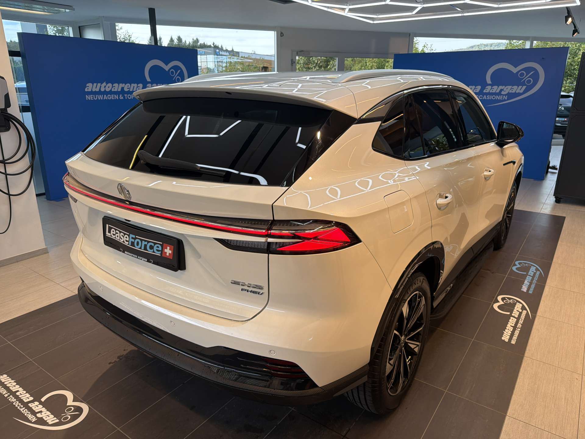 MG HS 1.5 T PHEV Comfort 272PS Automat-image-2