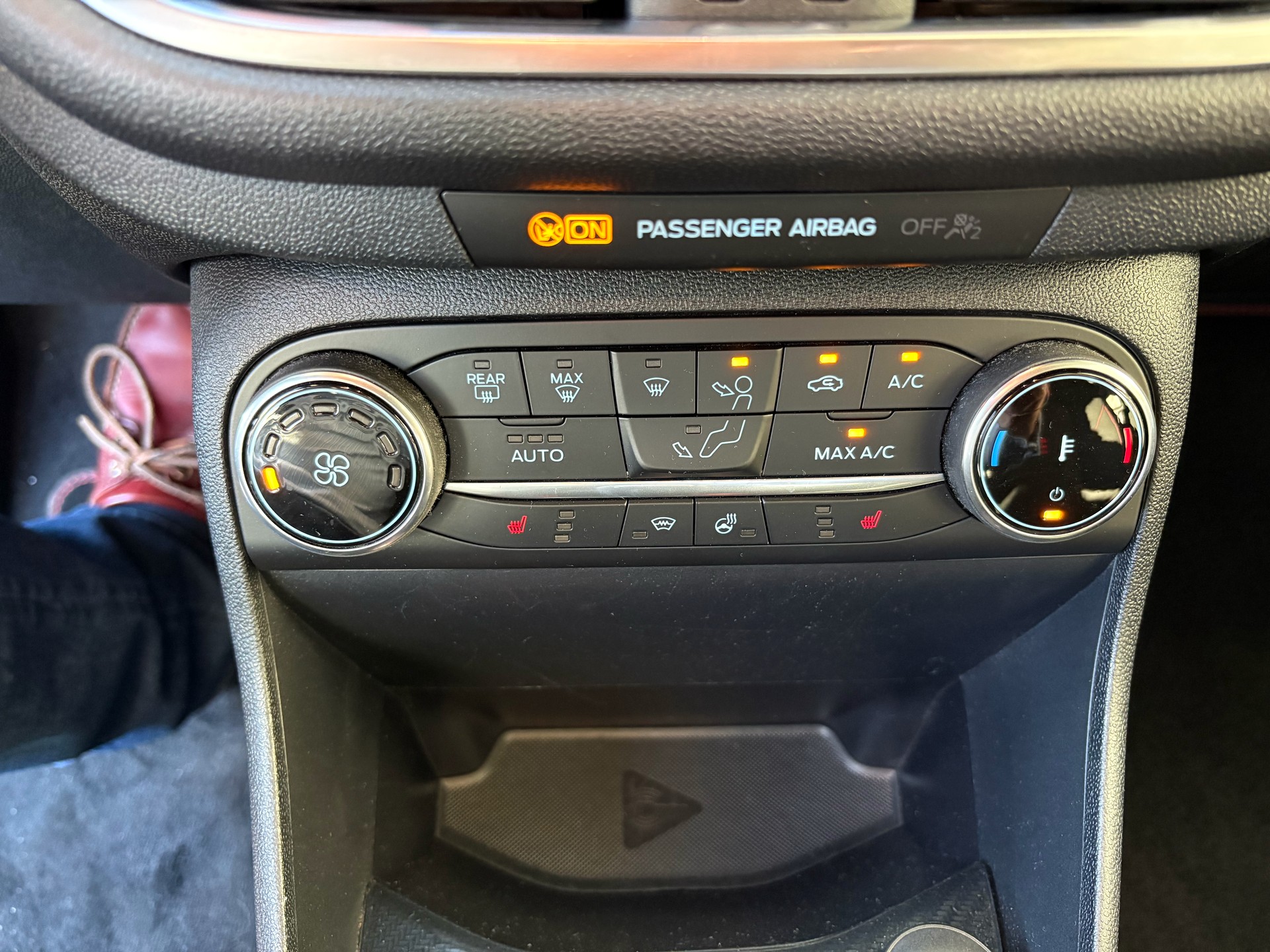 FORD Fiesta 1.0 SCTi MHEV ST Line X Automat-image-15