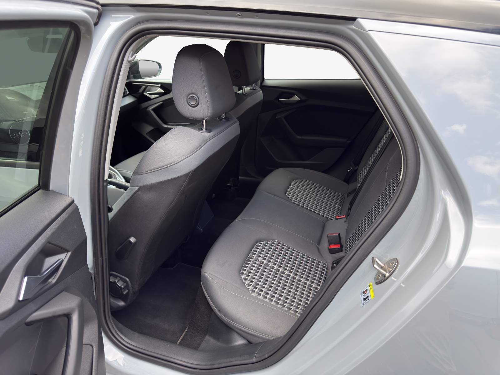 AUDI A1 Sportback 40 TFSI S Line S-tronic-image-11