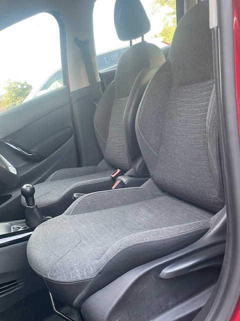 CITROEN C3 1.2i Exclusive-image-16