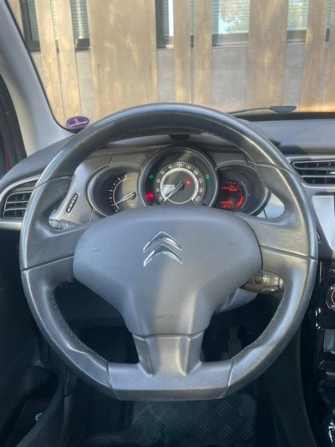 CITROEN C3 1.2i Exclusive-image-19